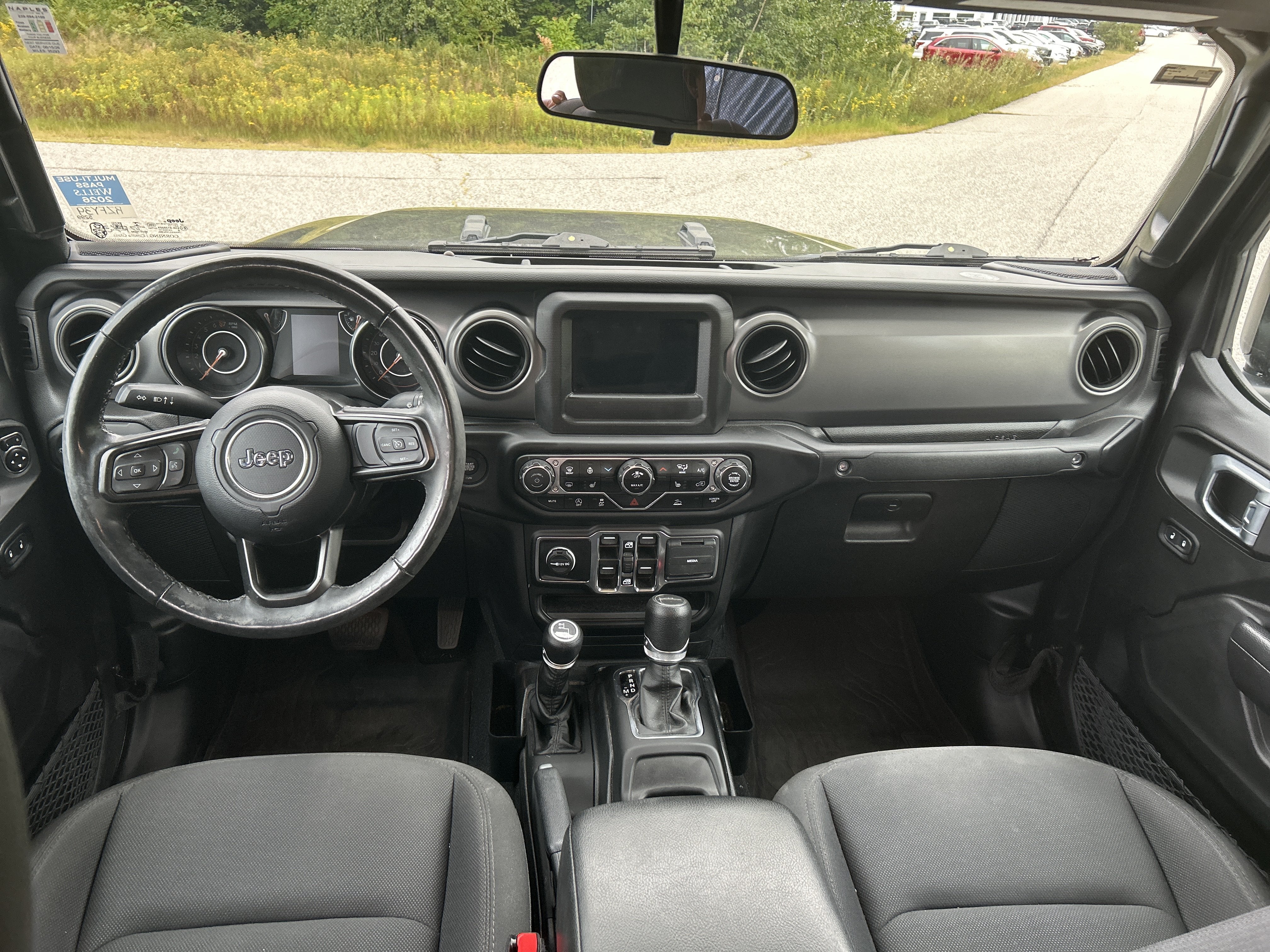 2022 Jeep Gladiator Willys