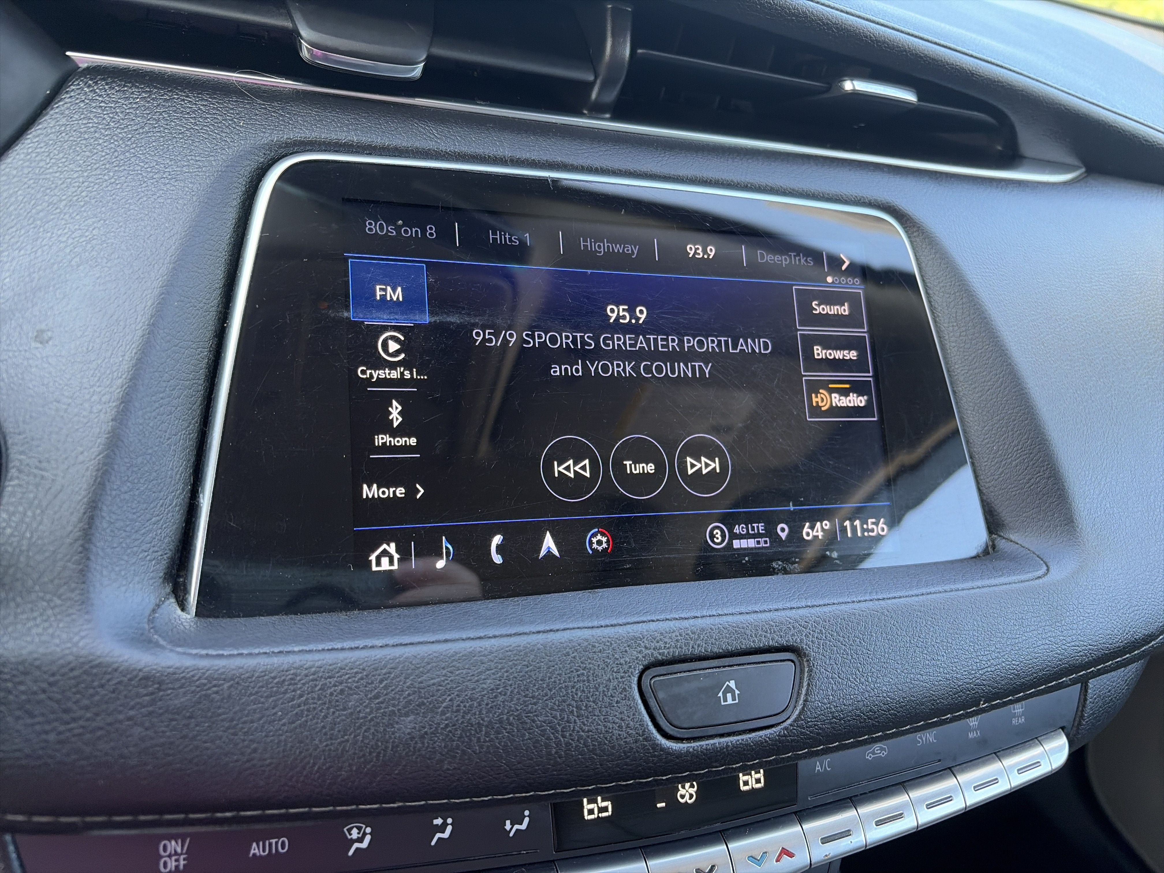 2022 Cadillac XT4 AWD Luxury