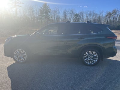 2024 Toyota Highlander LE