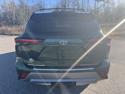 2024 Toyota Highlander LE