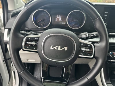 2023 Kia Carnival LX