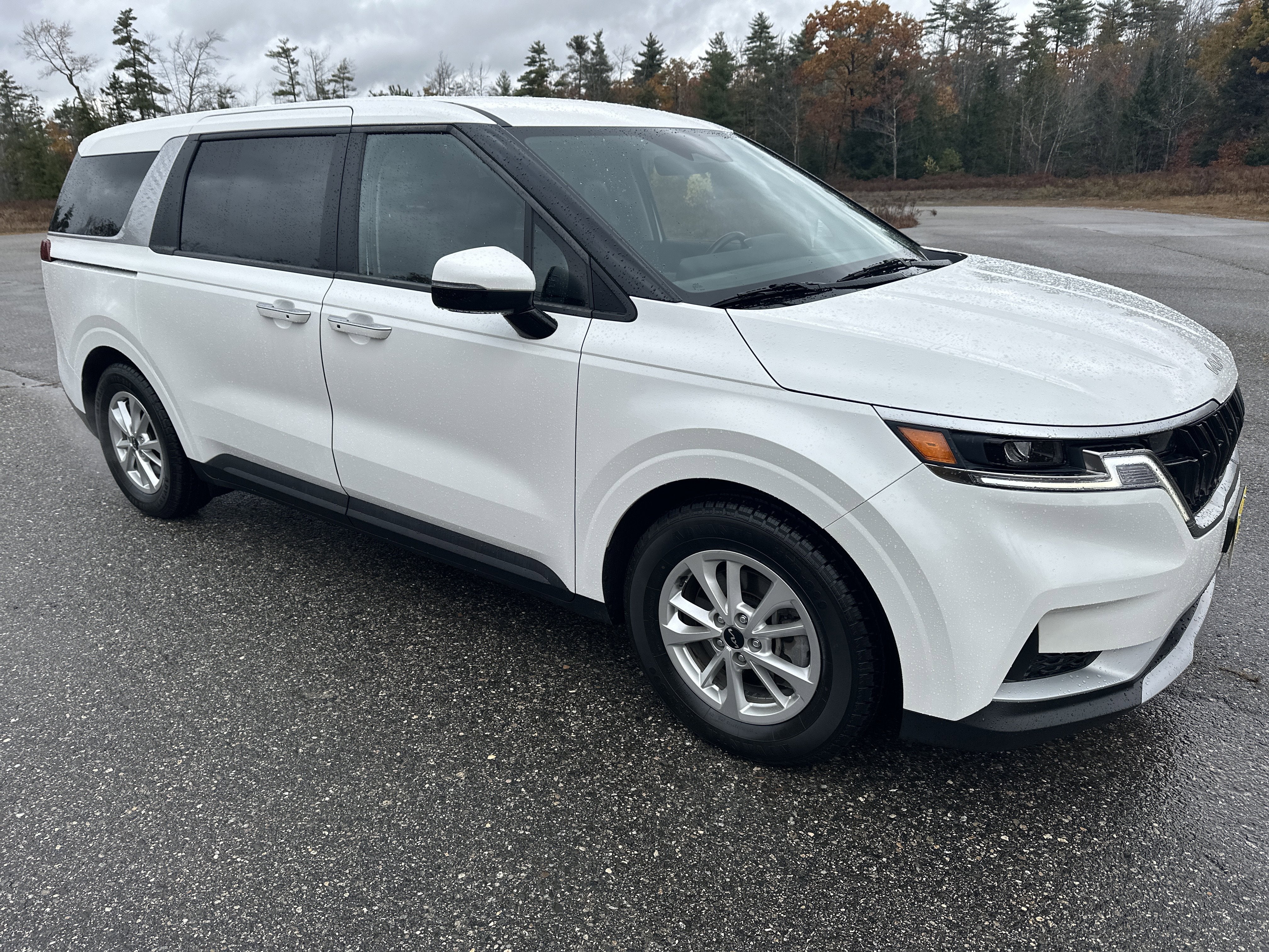 2023 Kia Carnival LX