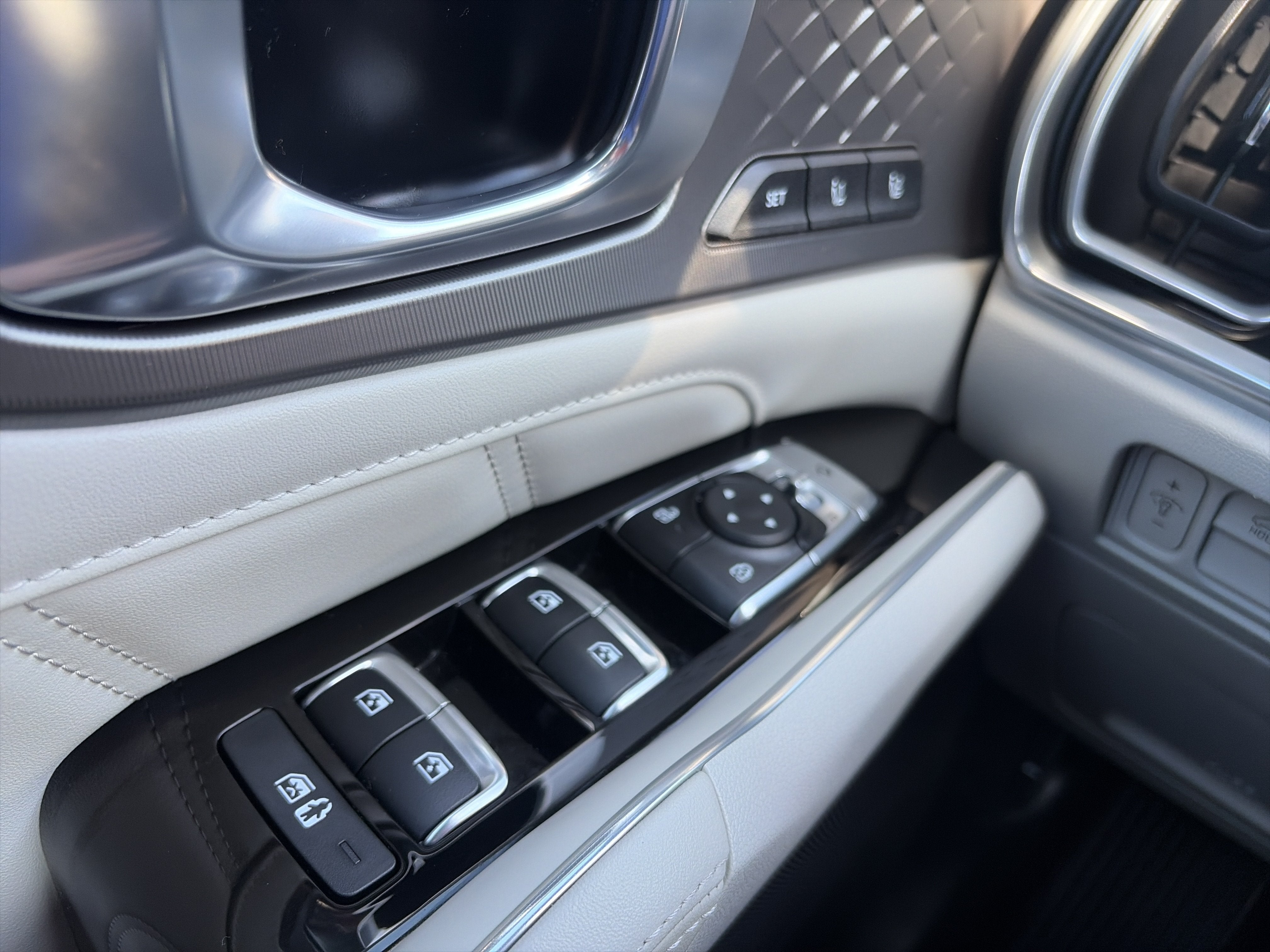 2025 Kia Sorento Plug-In Hybrid SX Prestige