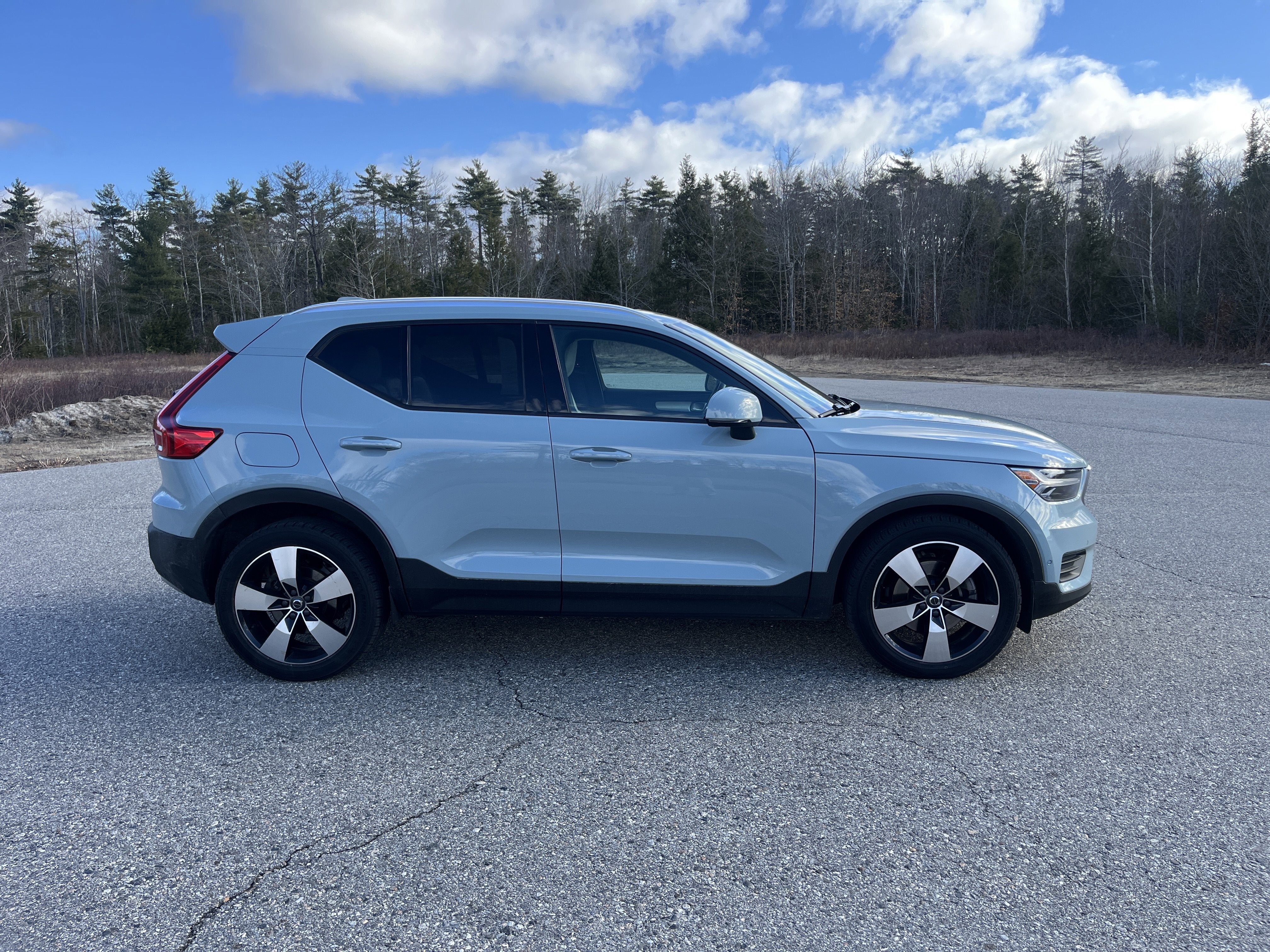 2019 Volvo XC40 Momentum