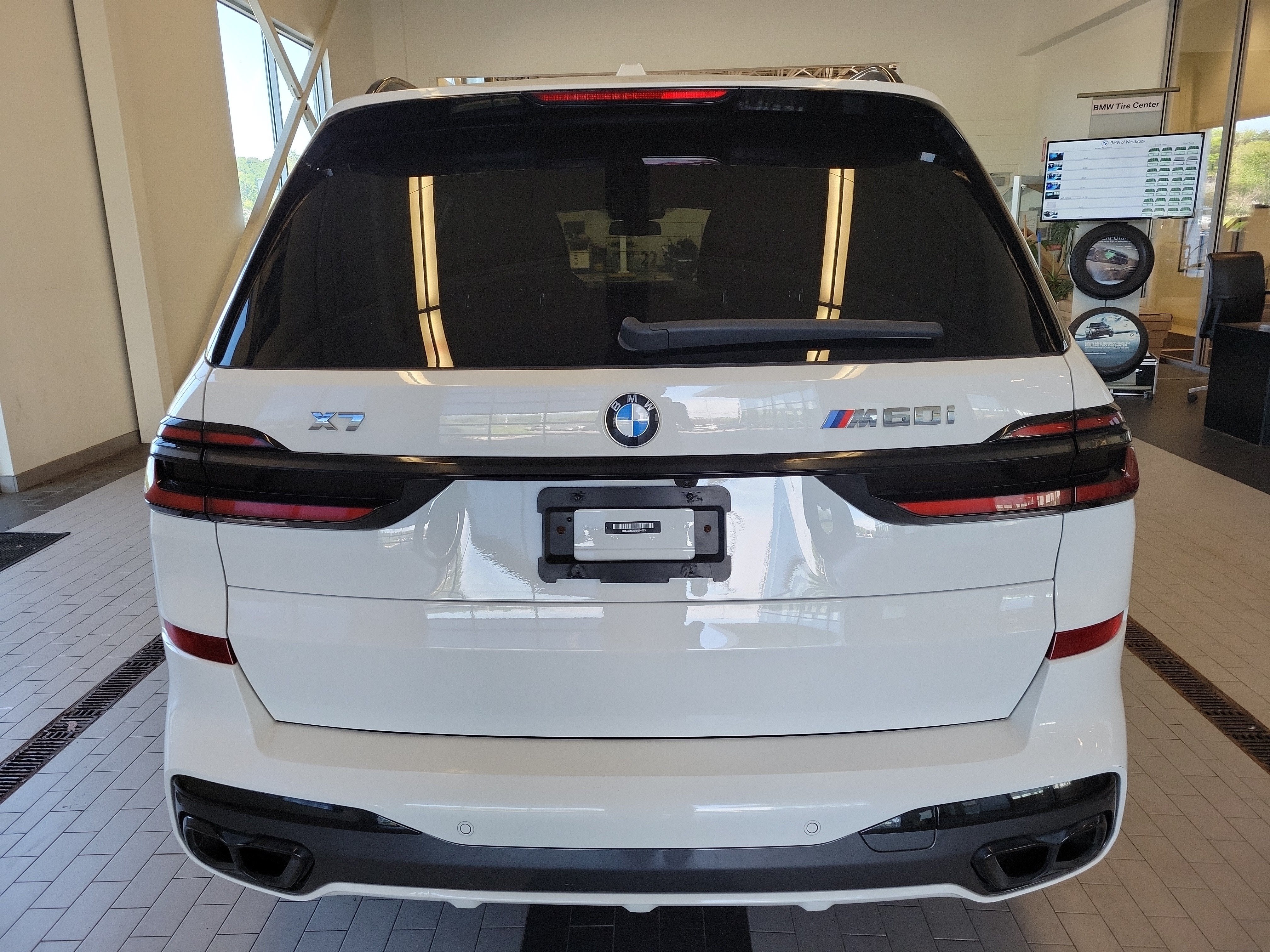2024 BMW X7 M60i