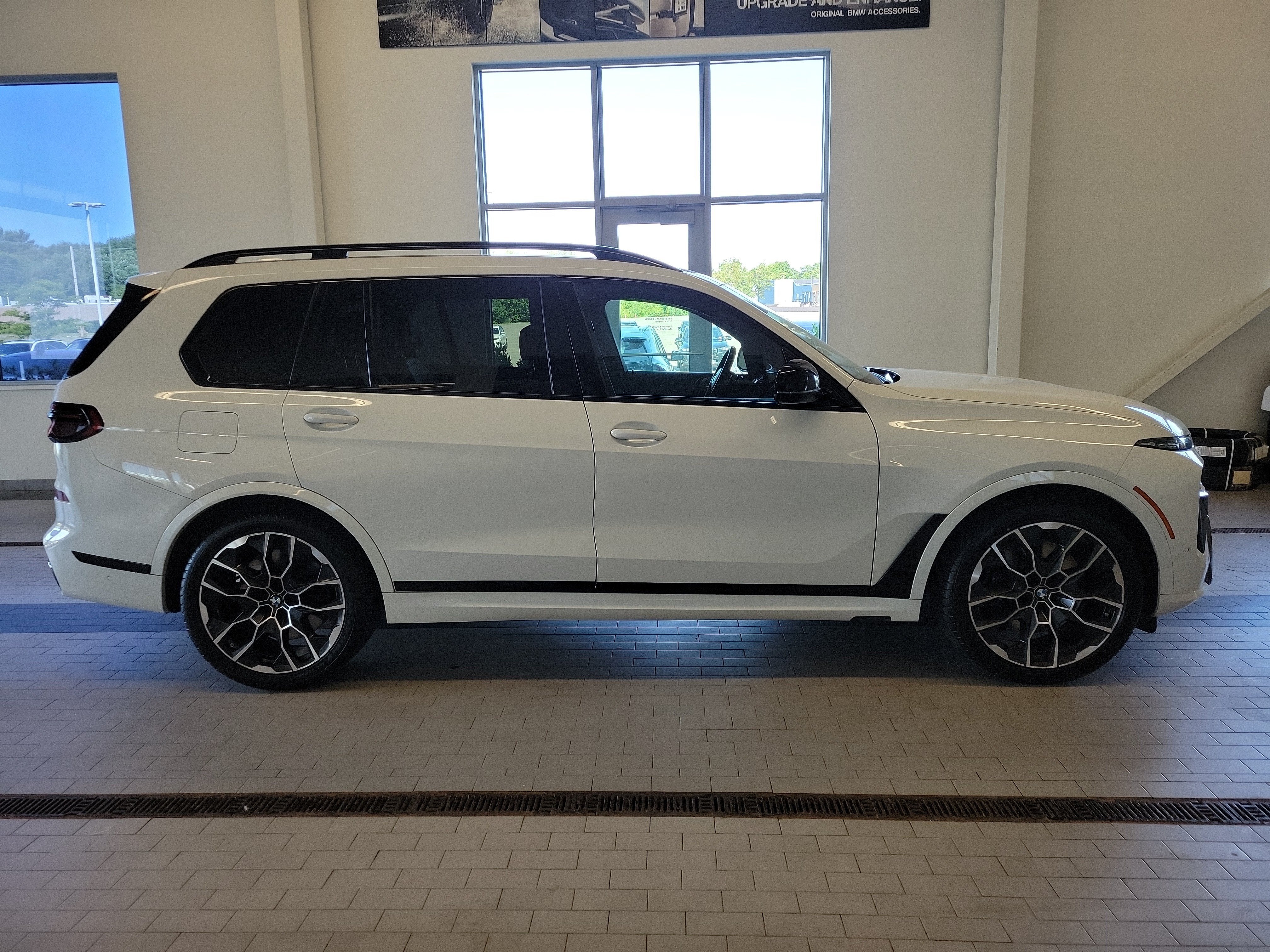 2024 BMW X7 M60i