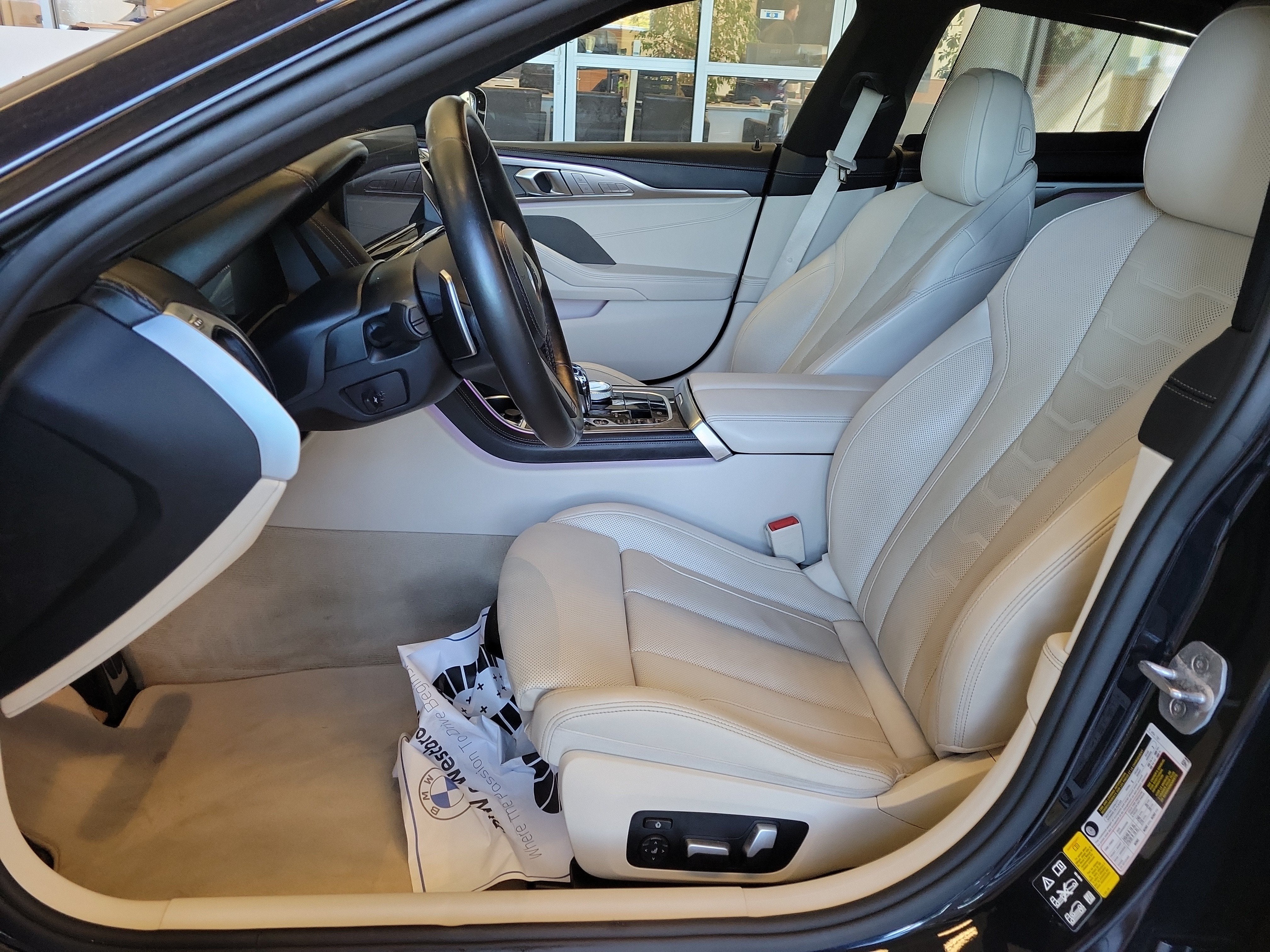 2023 BMW 8 Series 840i