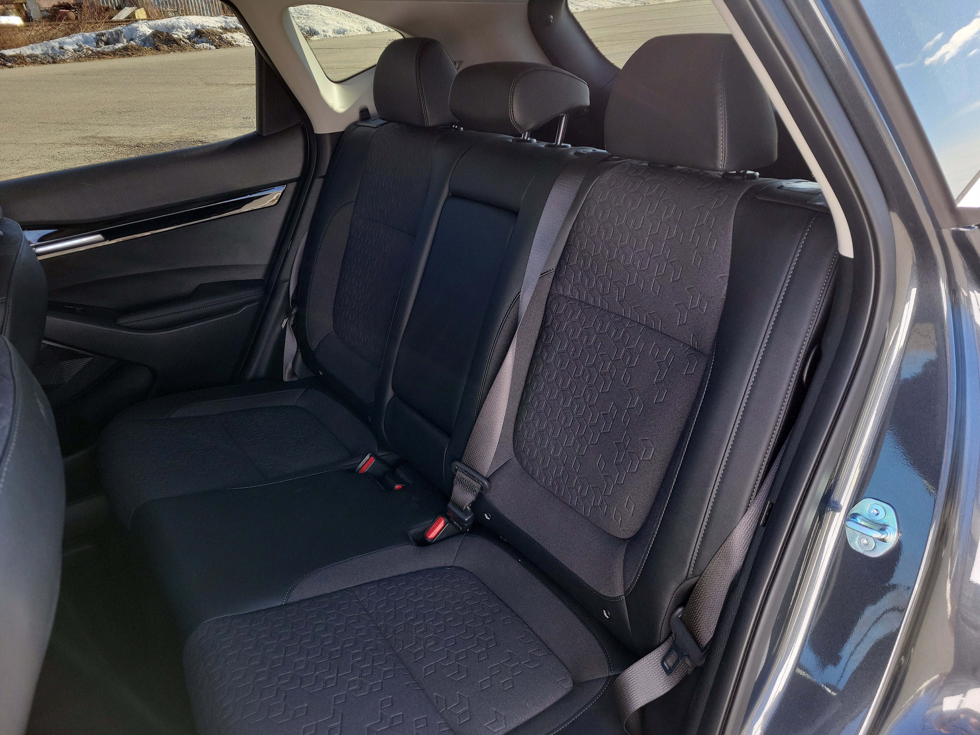 2025 Kia Seltos S - Photo 28