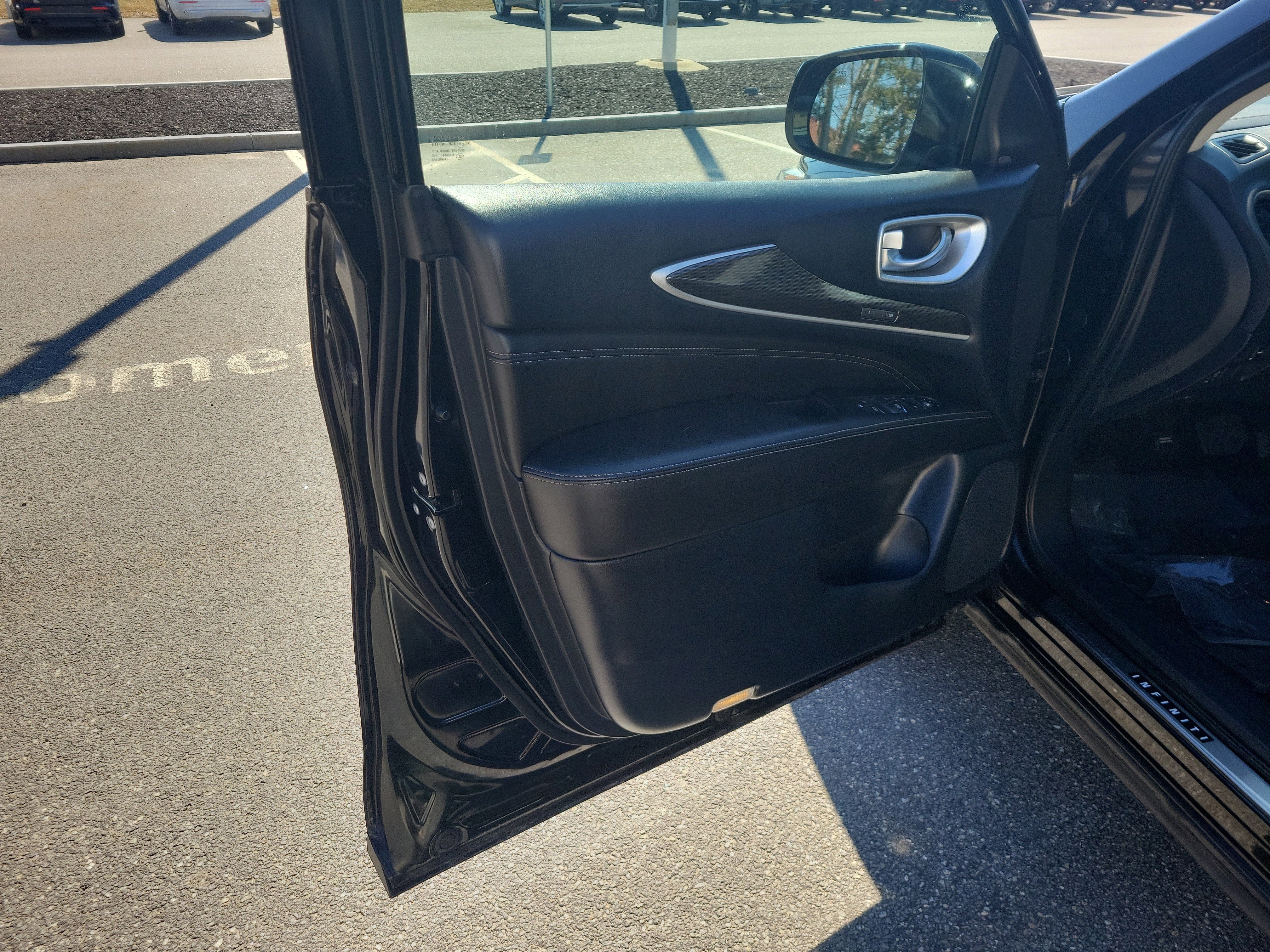 2019 INFINITI QX60 LUXE