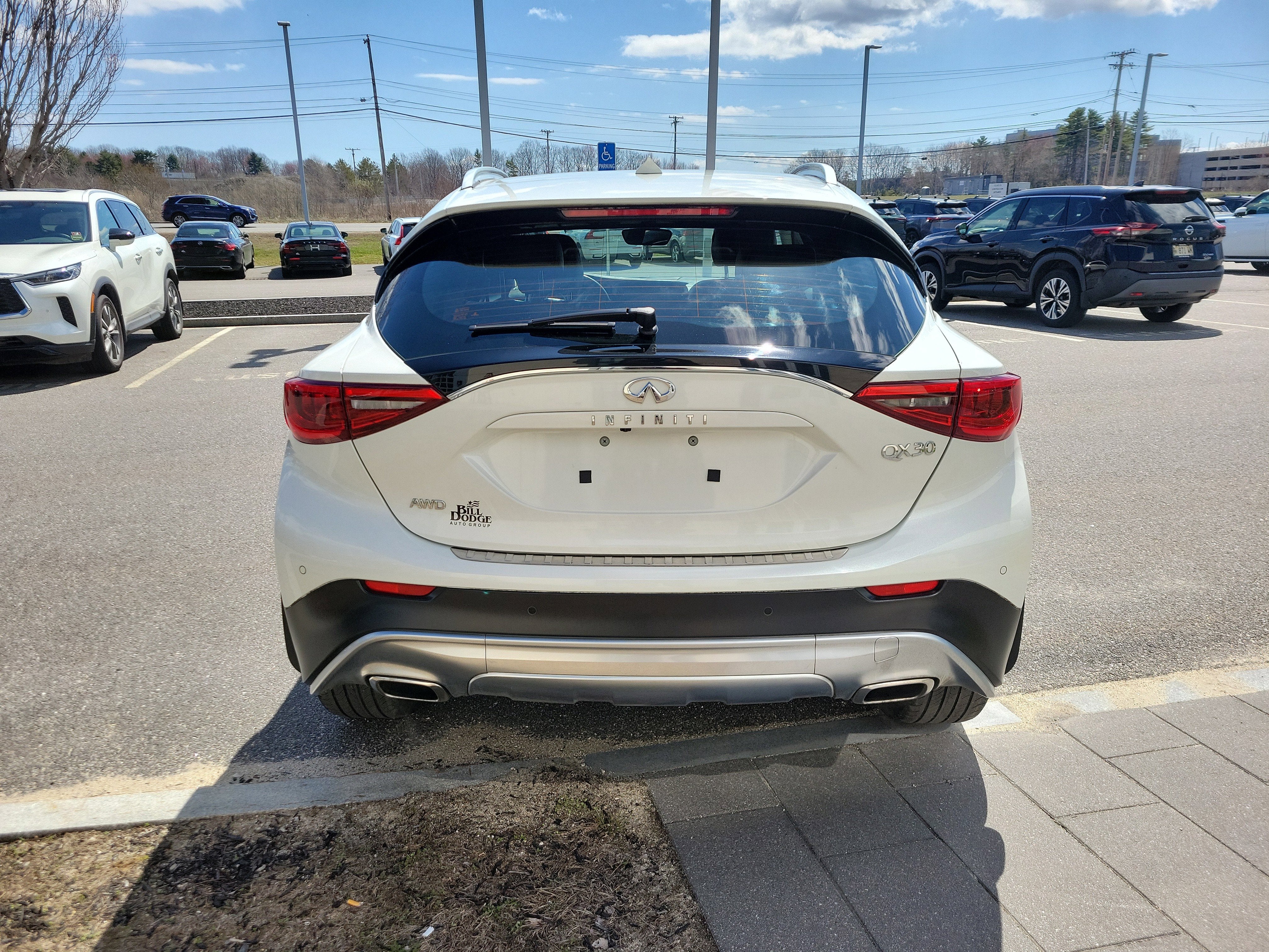 2019 INFINITI QX30 LUXE