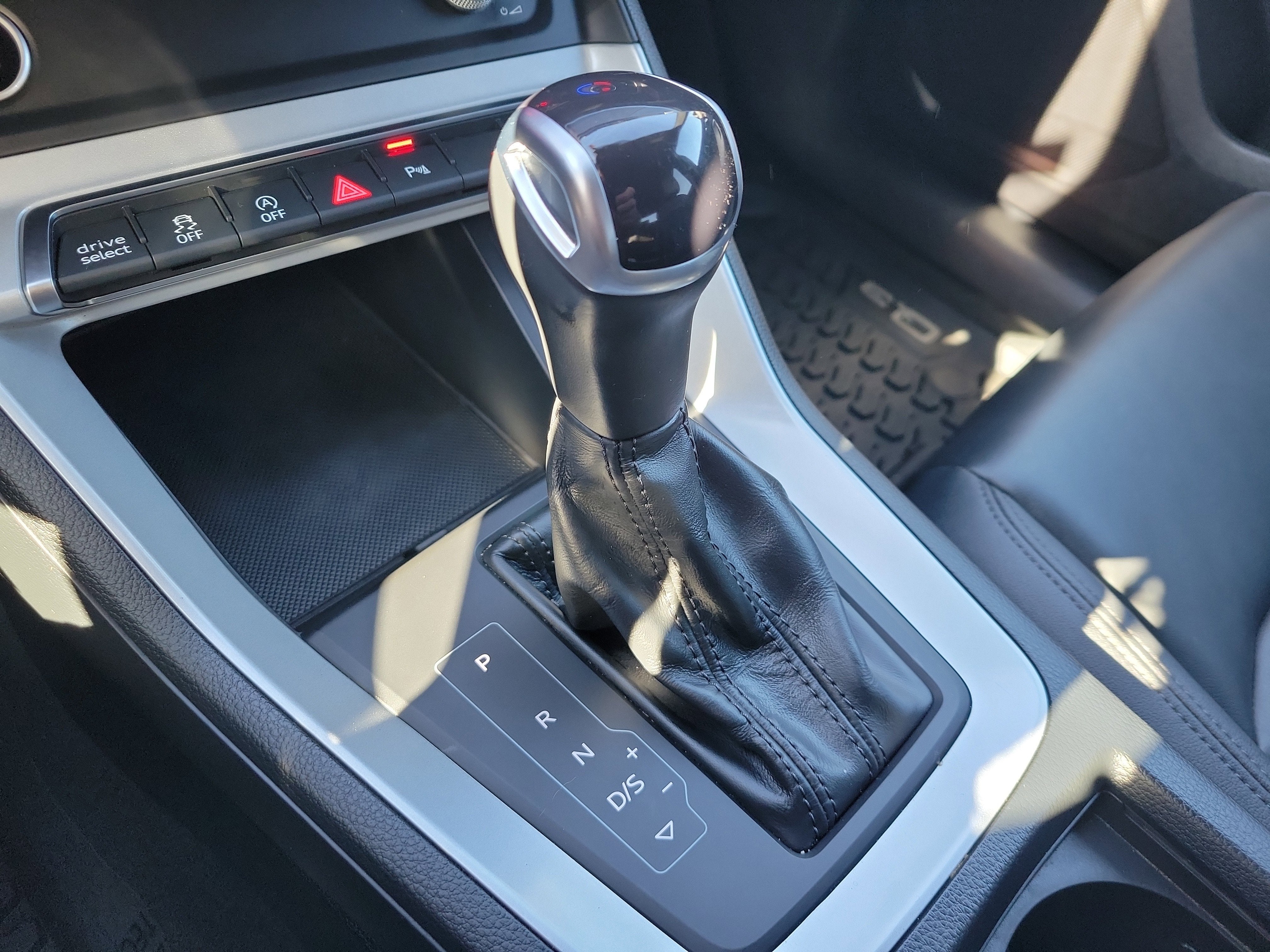 2022 Audi Q3 S line Premium