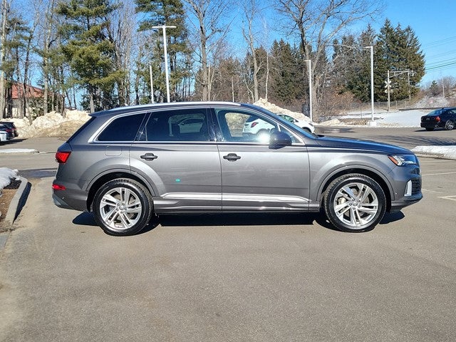 2020 Audi Q7 Premium Plus