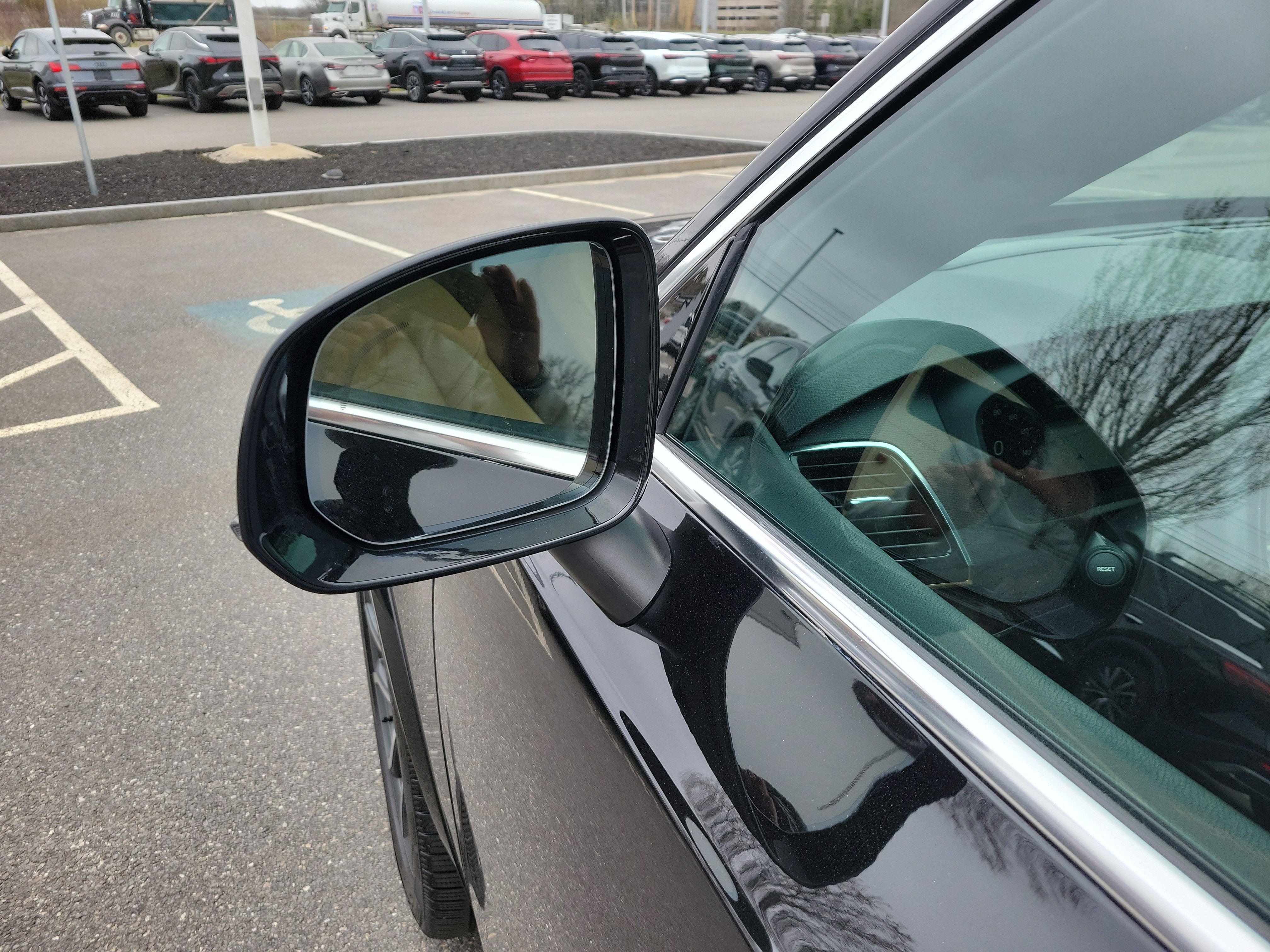 2017 Volvo XC90 Momentum