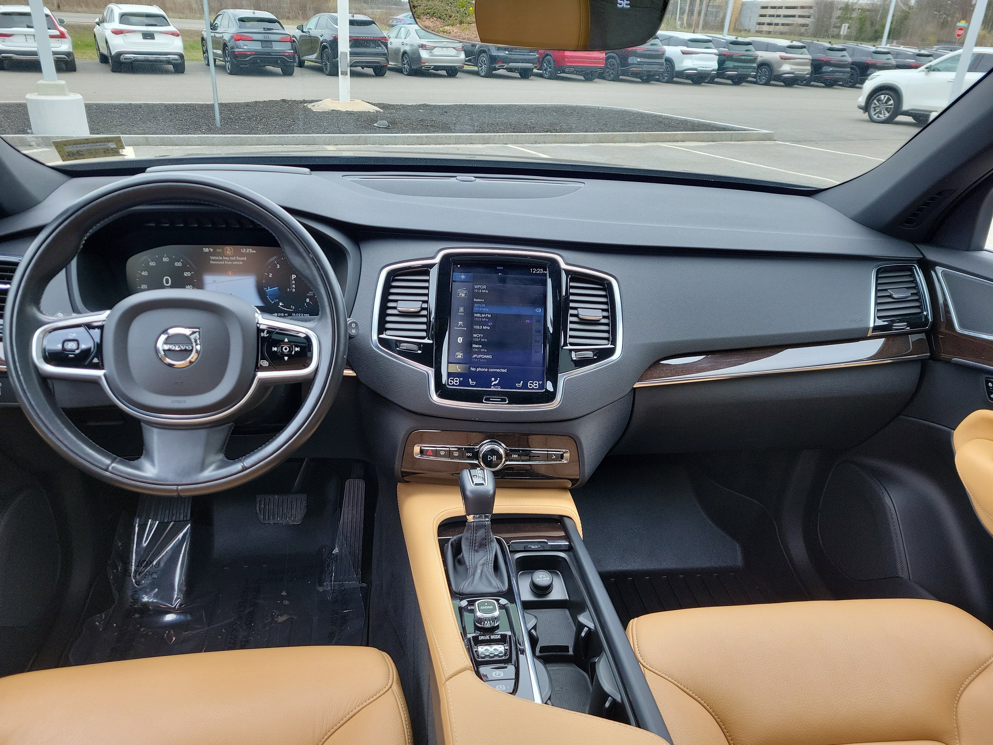 2017 Volvo XC90 Momentum