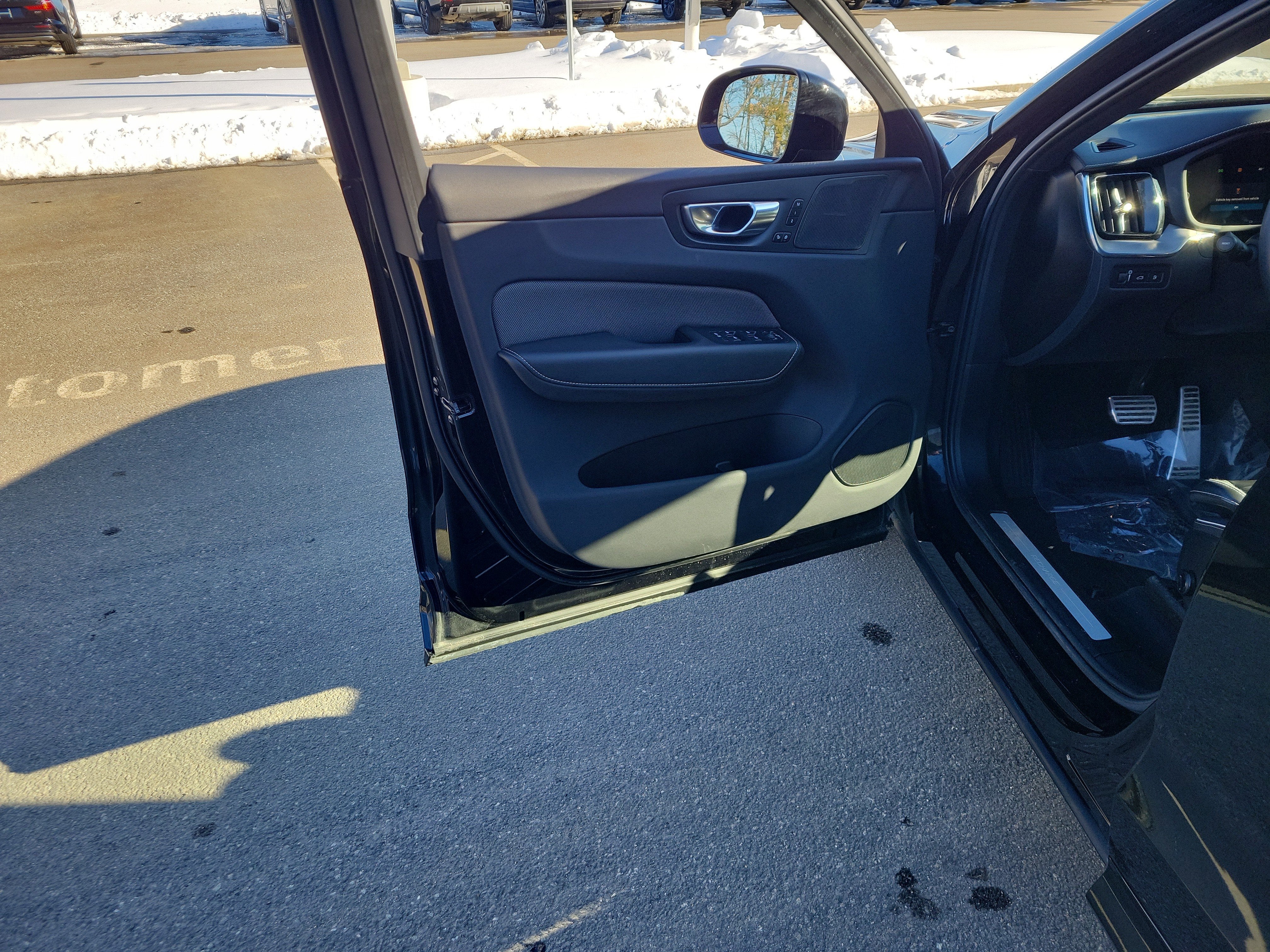 2022 Volvo XC60 Recharge Plug-In Hybrid R-Design