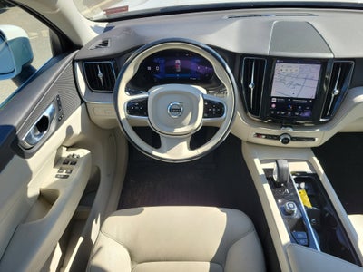2023 Volvo XC60 Plus Bright Theme