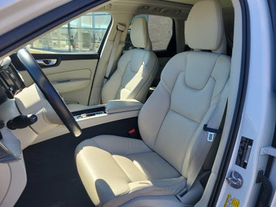 2023 Volvo XC60 Plus Bright Theme