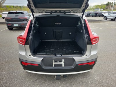 2024 Volvo XC40 Plus Bright Theme