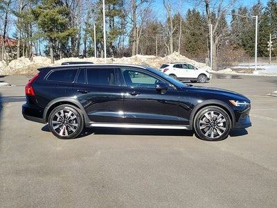 2024 Volvo V60 Cross Country Ultimate