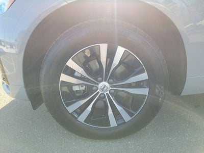 2025 Volvo XC60 Core