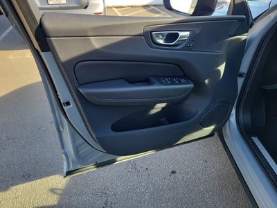 2025 Volvo XC60 Core