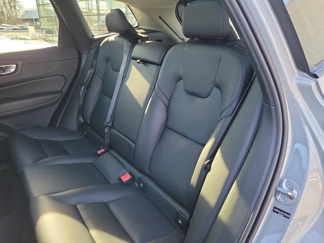 2025 Volvo XC60 Core