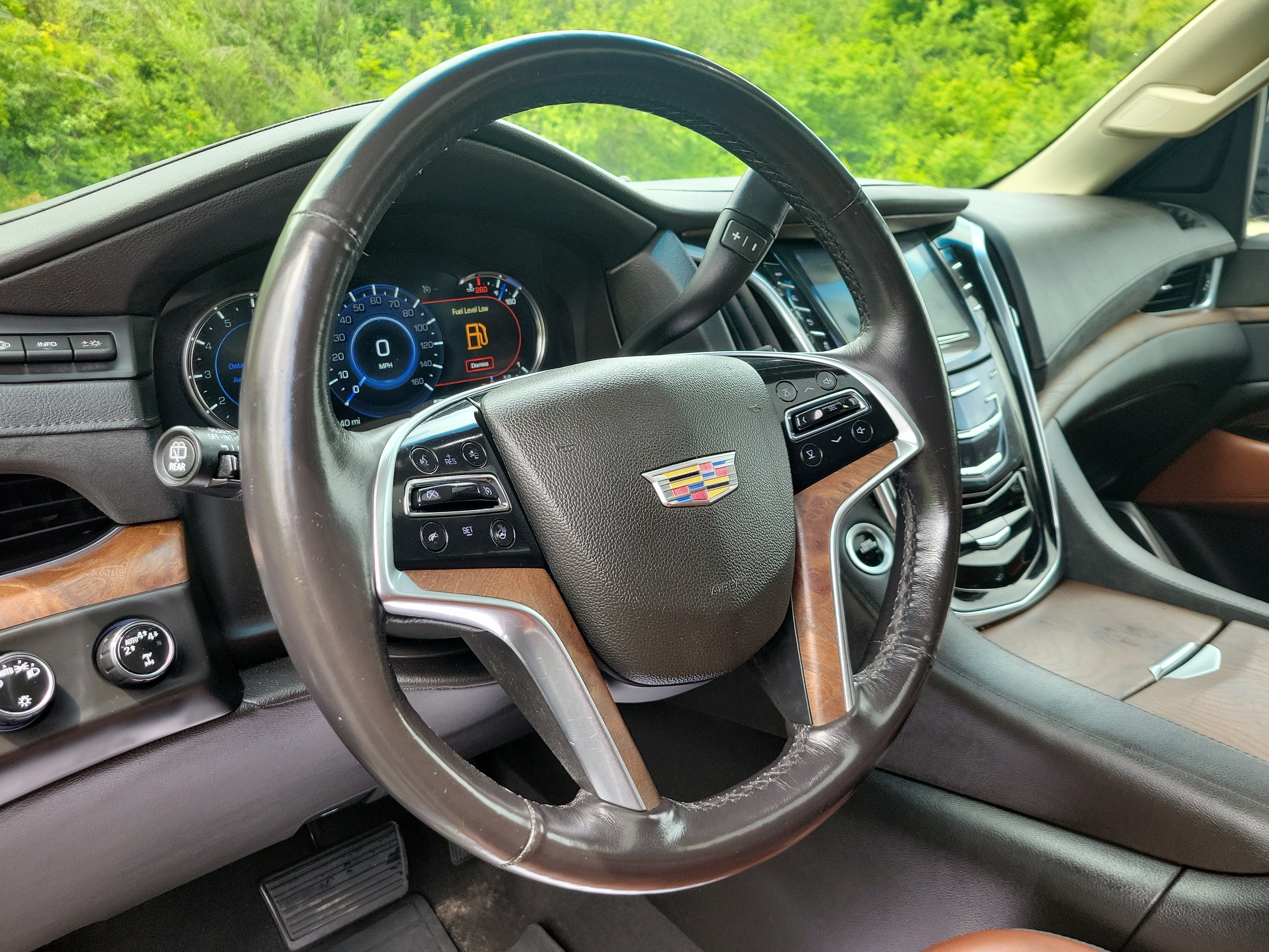 2018 Cadillac Escalade Luxury