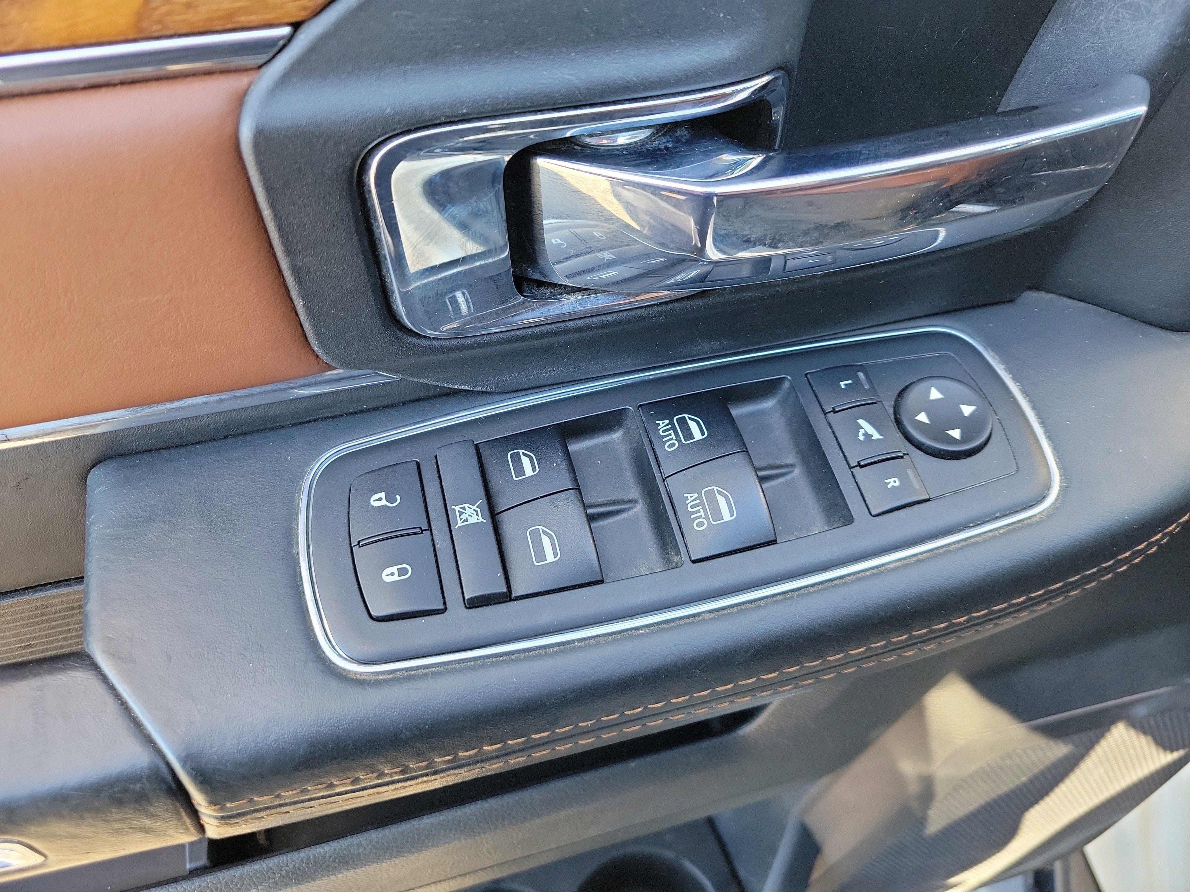 2017 RAM 1500 Longhorn Crew Cab 4x4 5'7" Box