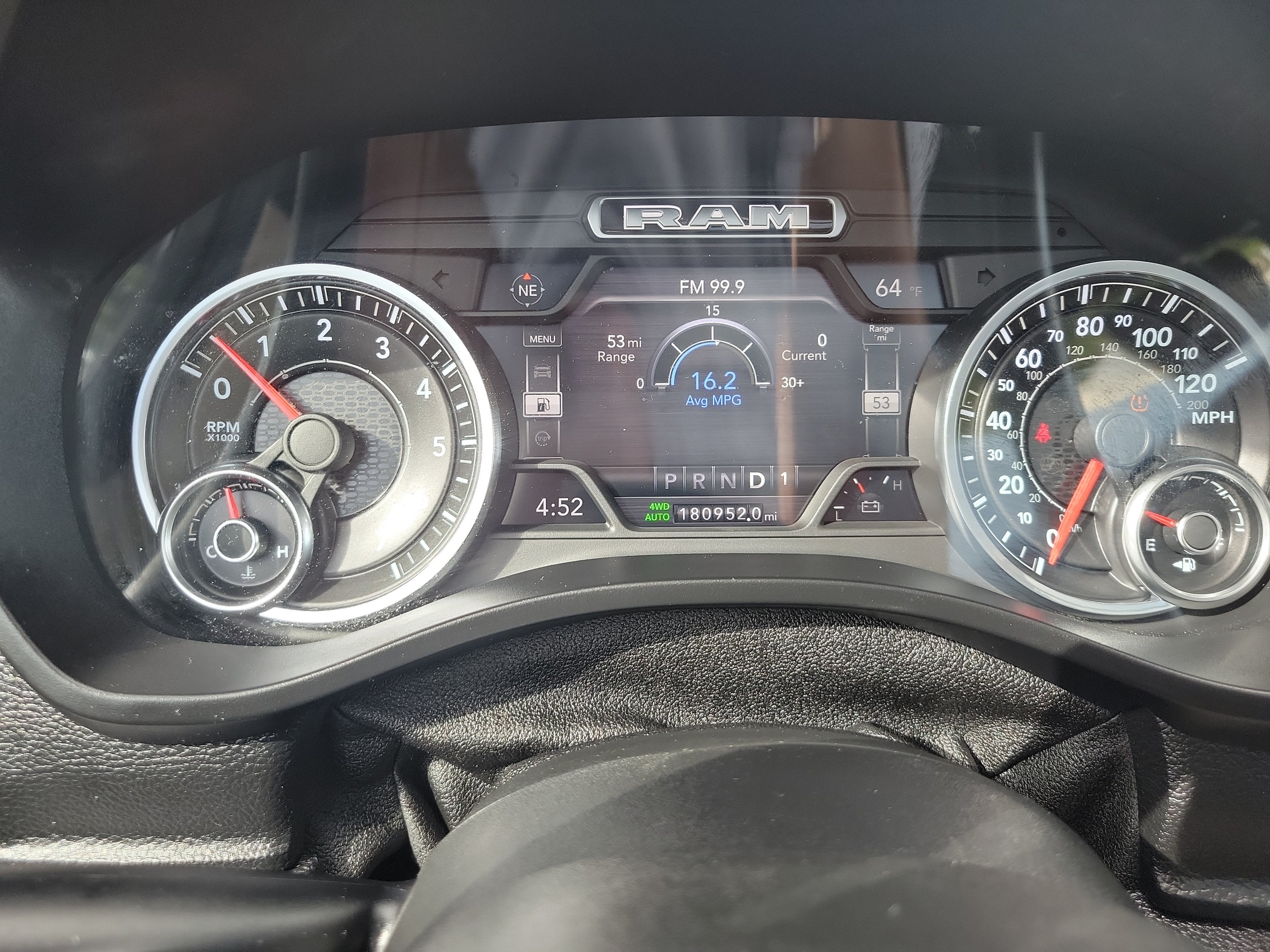 2019 RAM 1500 Laramie Crew Cab 4x4 5'7" Box