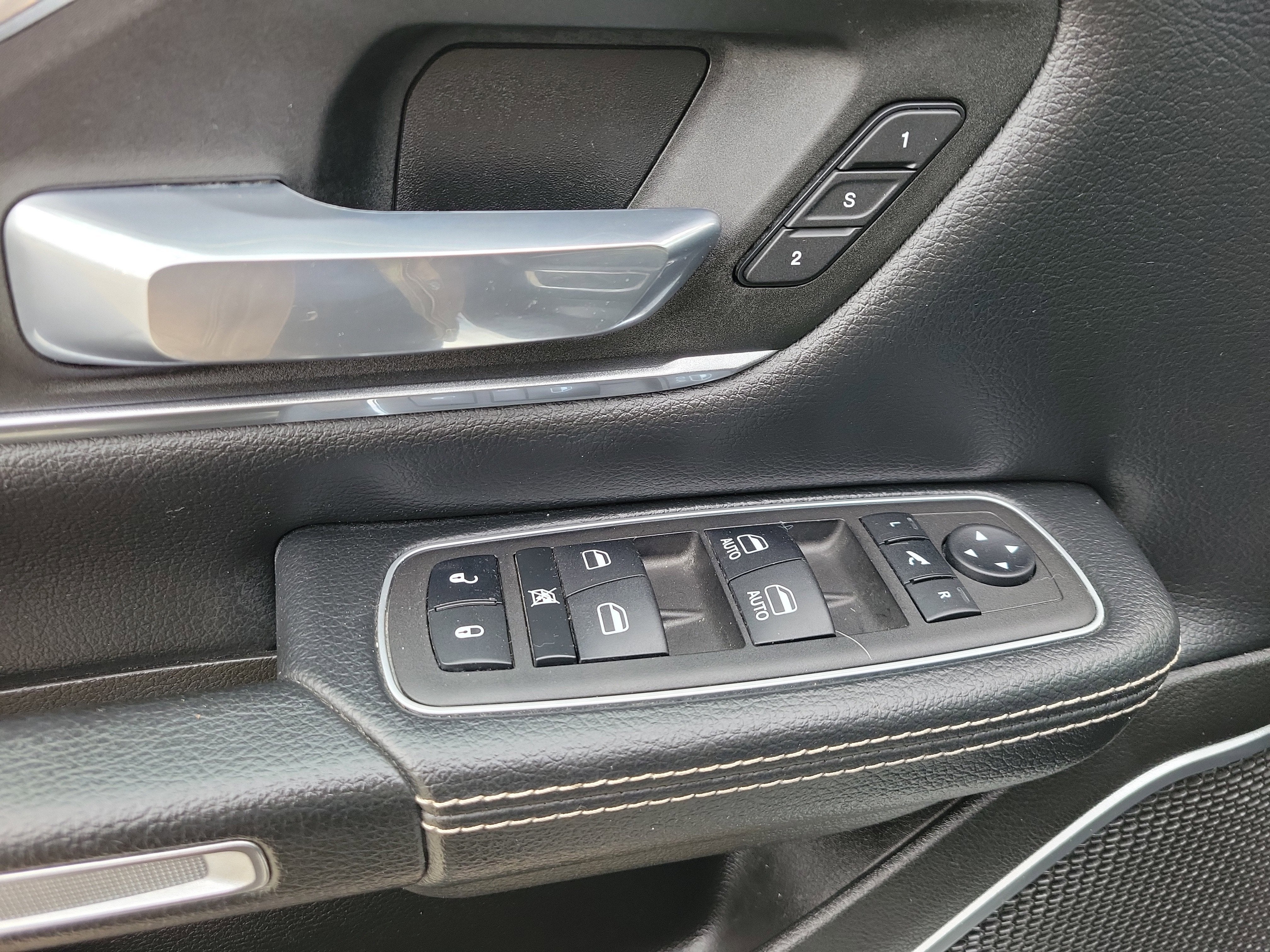 2023 RAM 1500 Laramie Crew Cab 4x4 6'4" Box