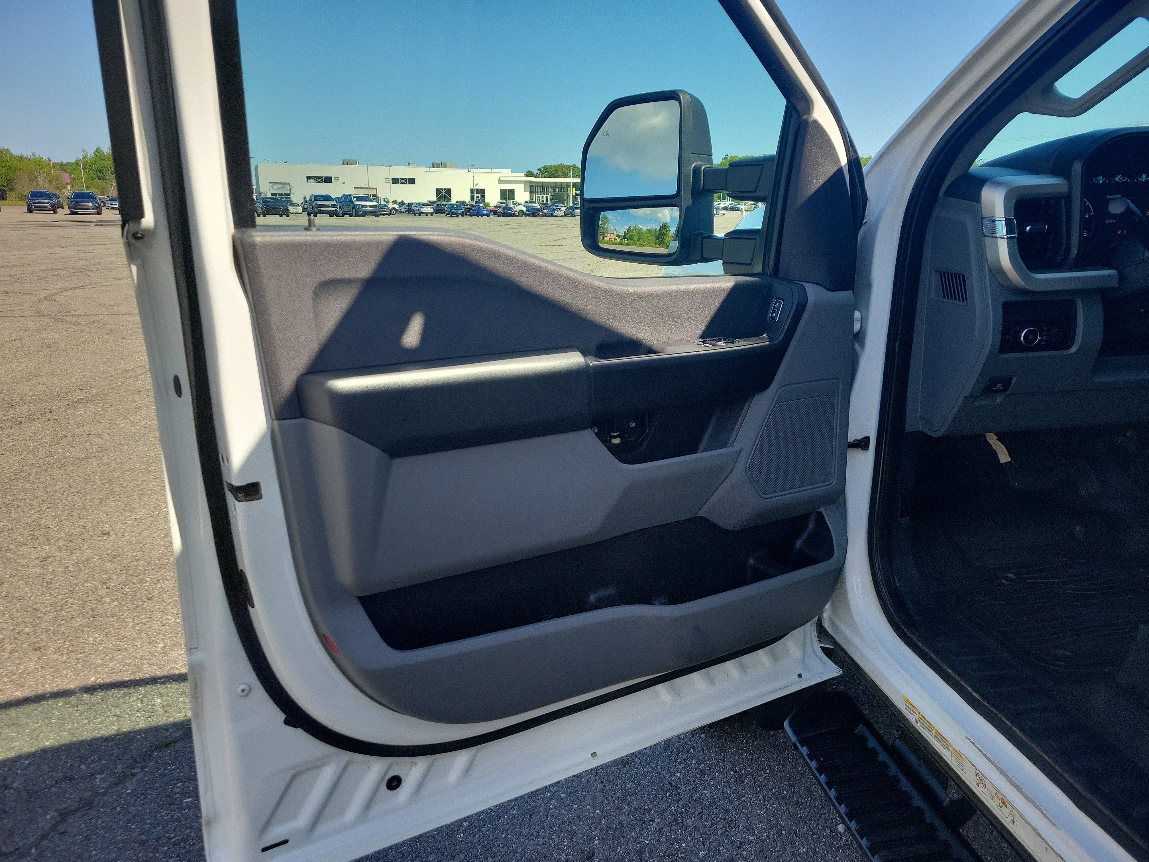 2023 Ford Super Duty F-550 DRW XL