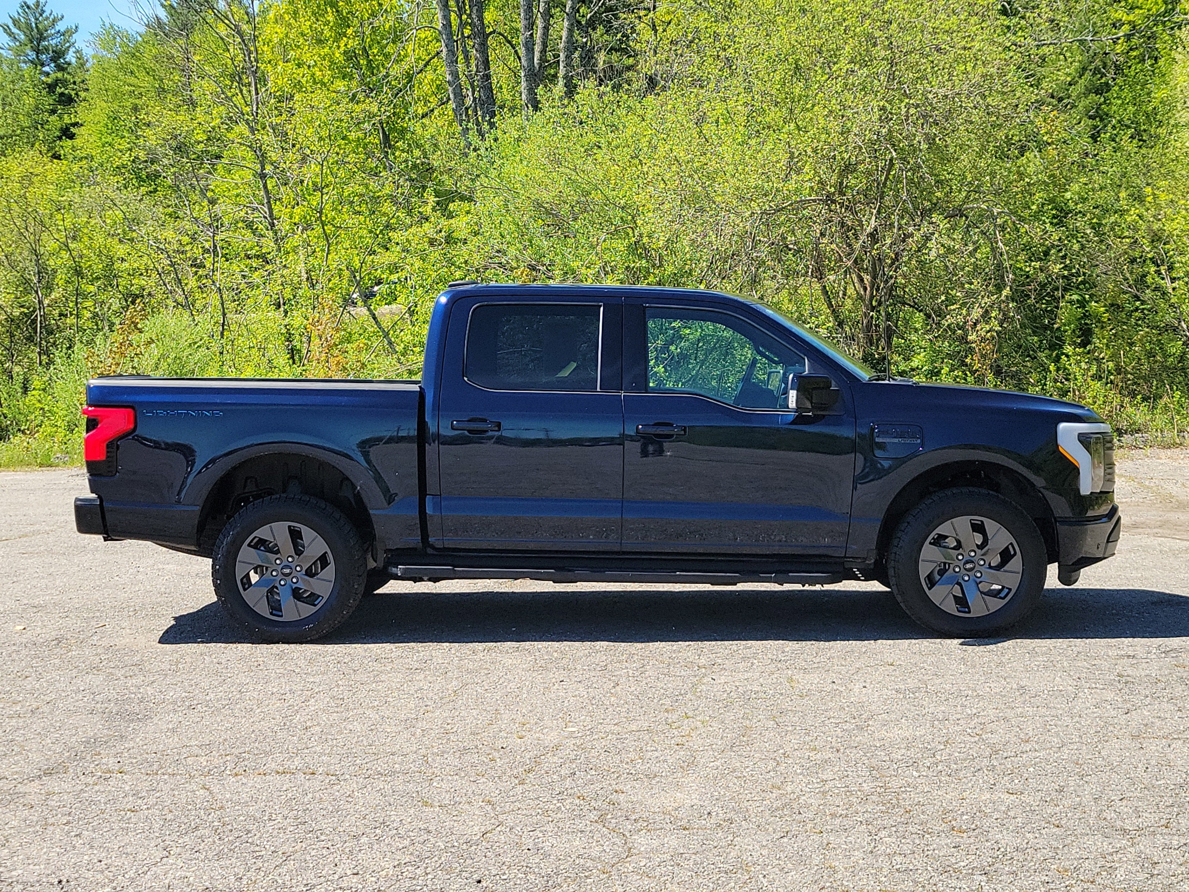 2023 Ford F-150 Lightning LARIAT