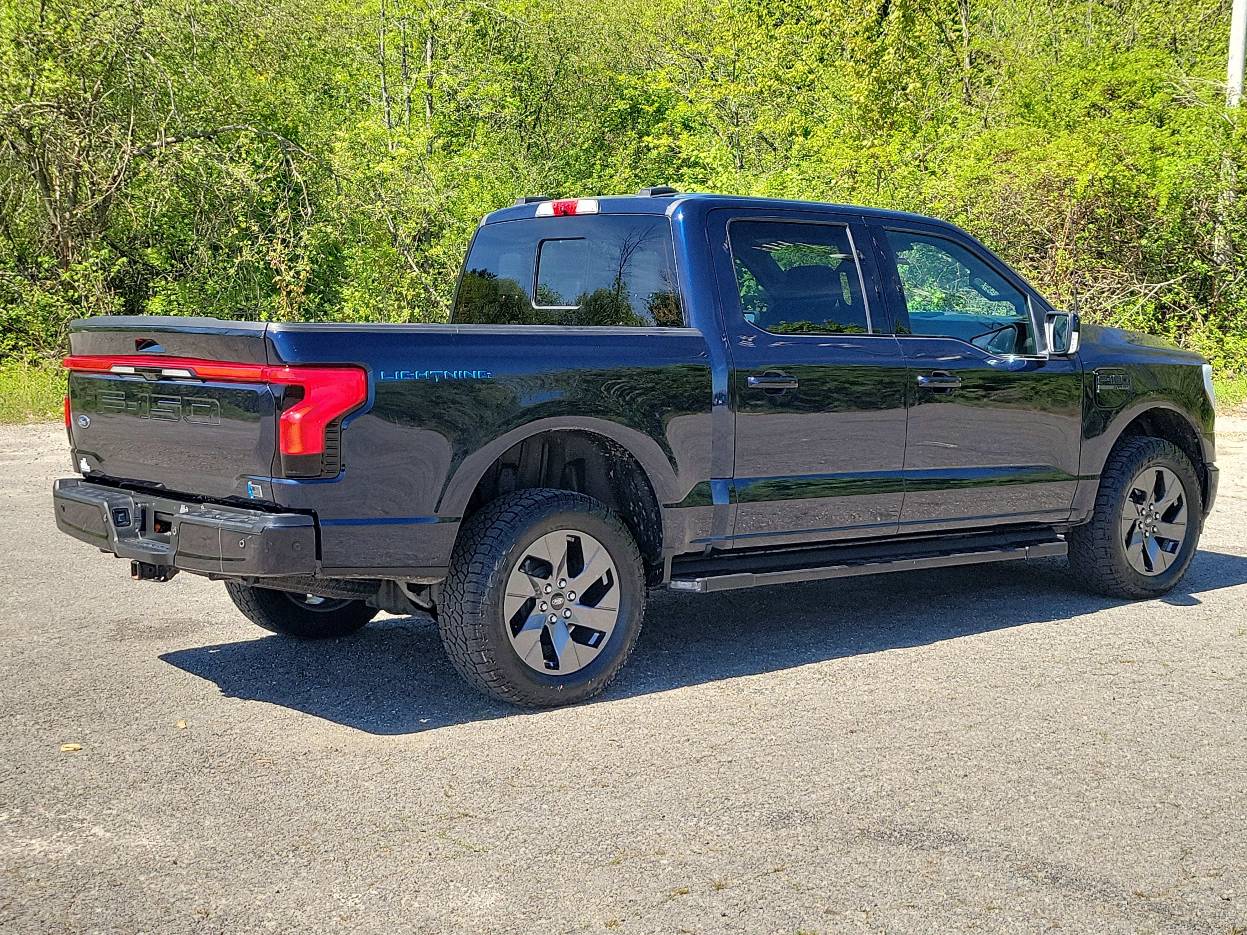 2023 Ford F-150 Lightning LARIAT