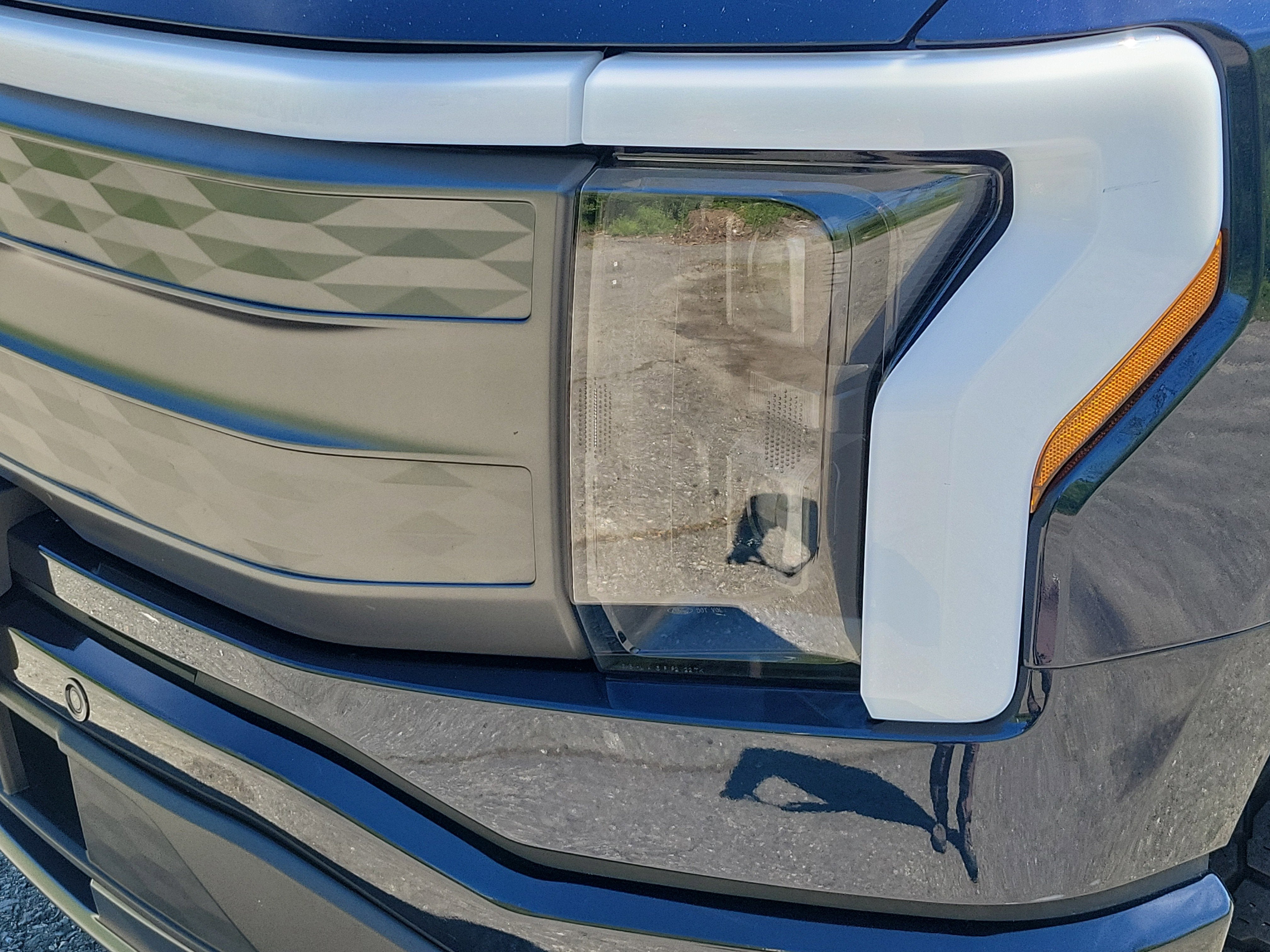 2023 Ford F-150 Lightning LARIAT