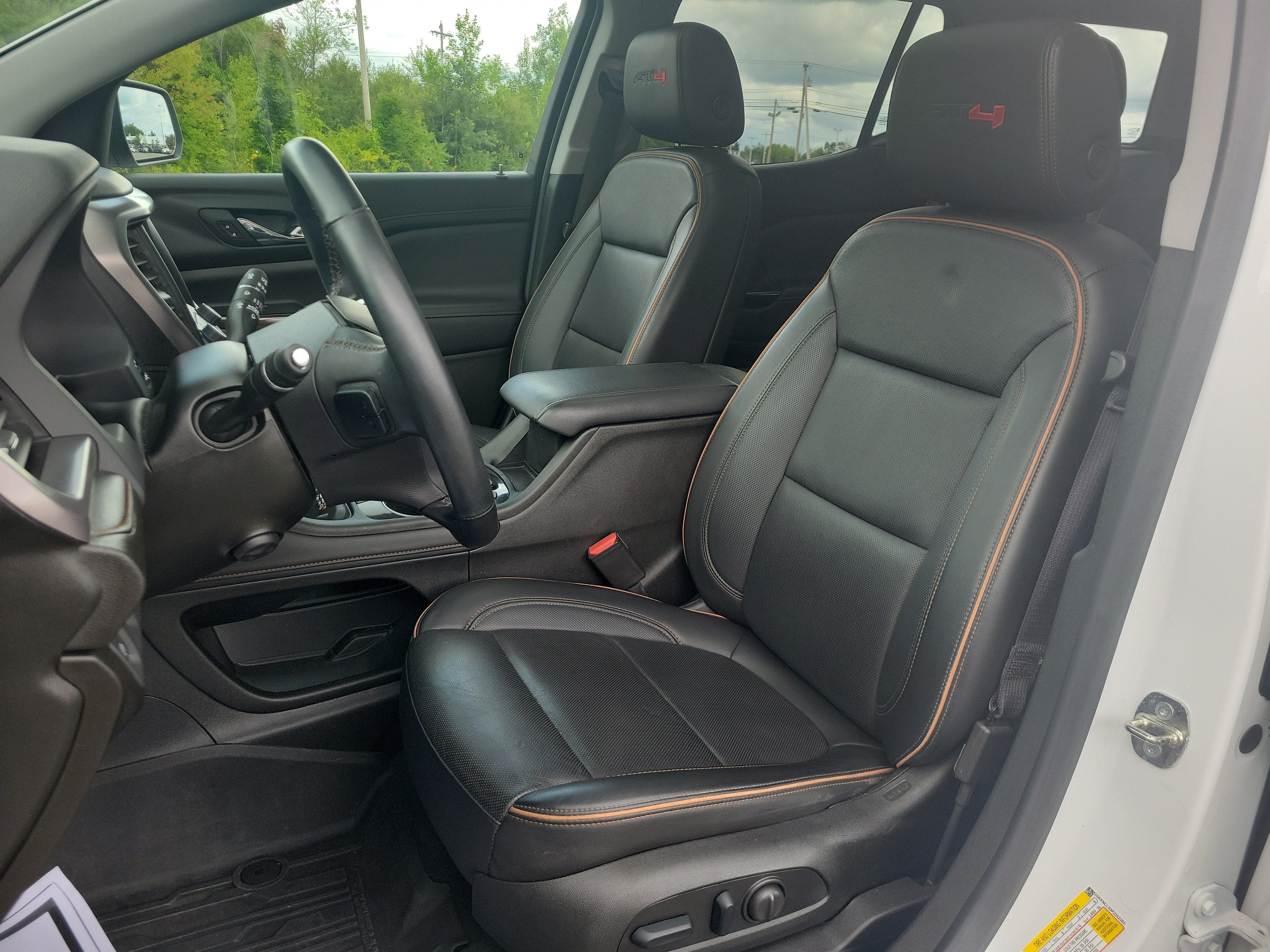 2023 GMC Acadia AT4