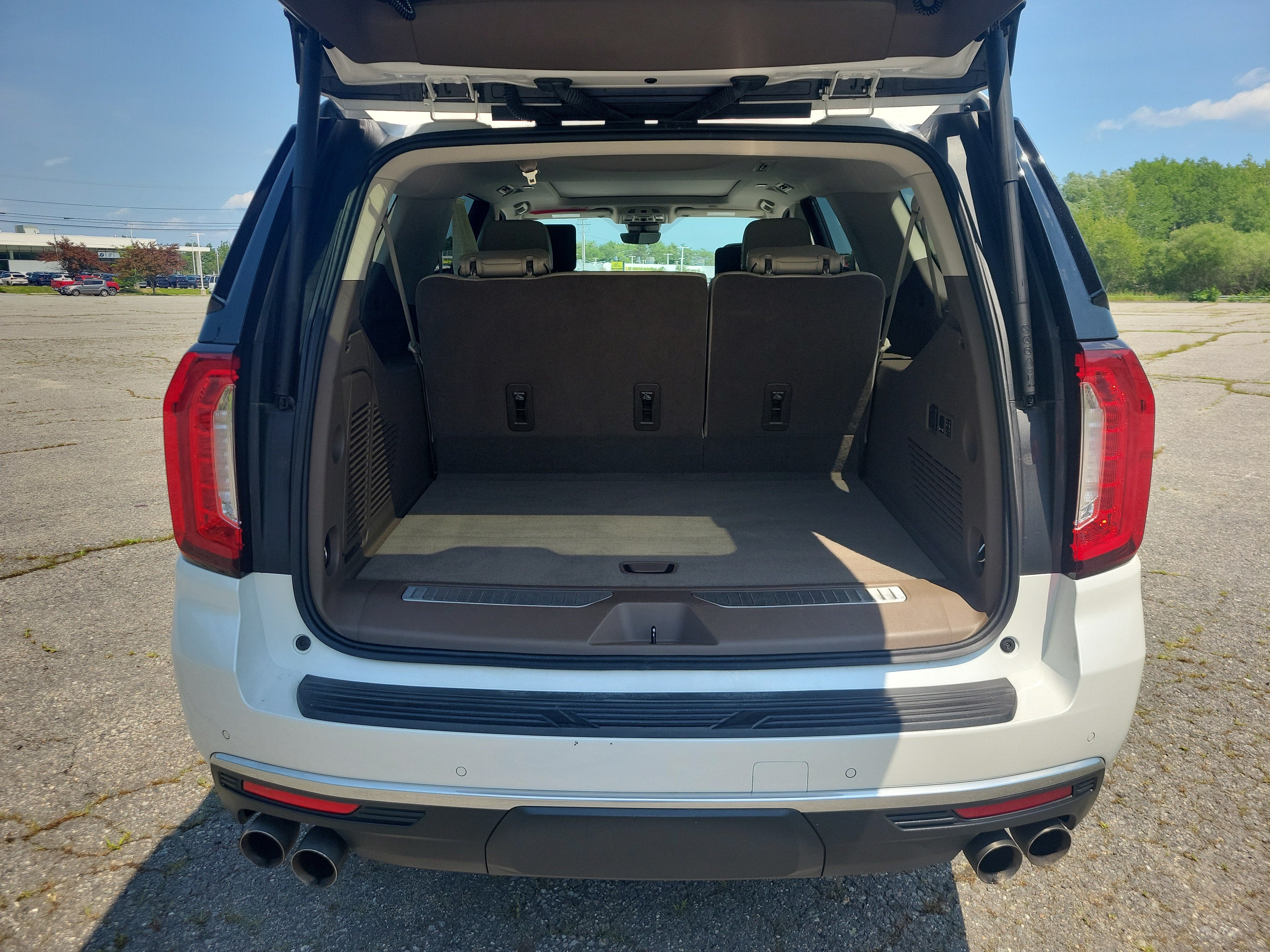 2023 GMC Yukon XL Denali