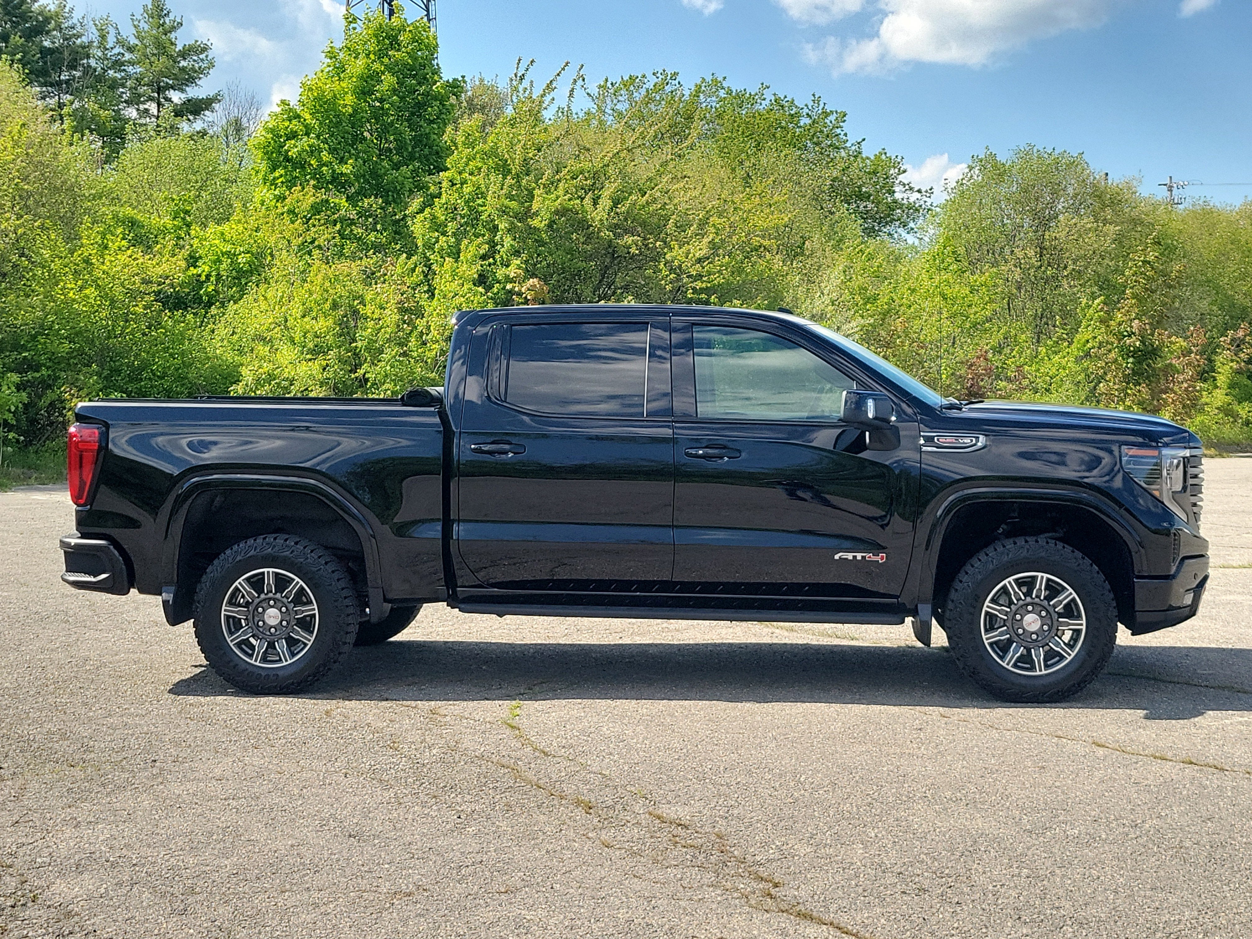 2025 GMC Sierra 1500 AT4