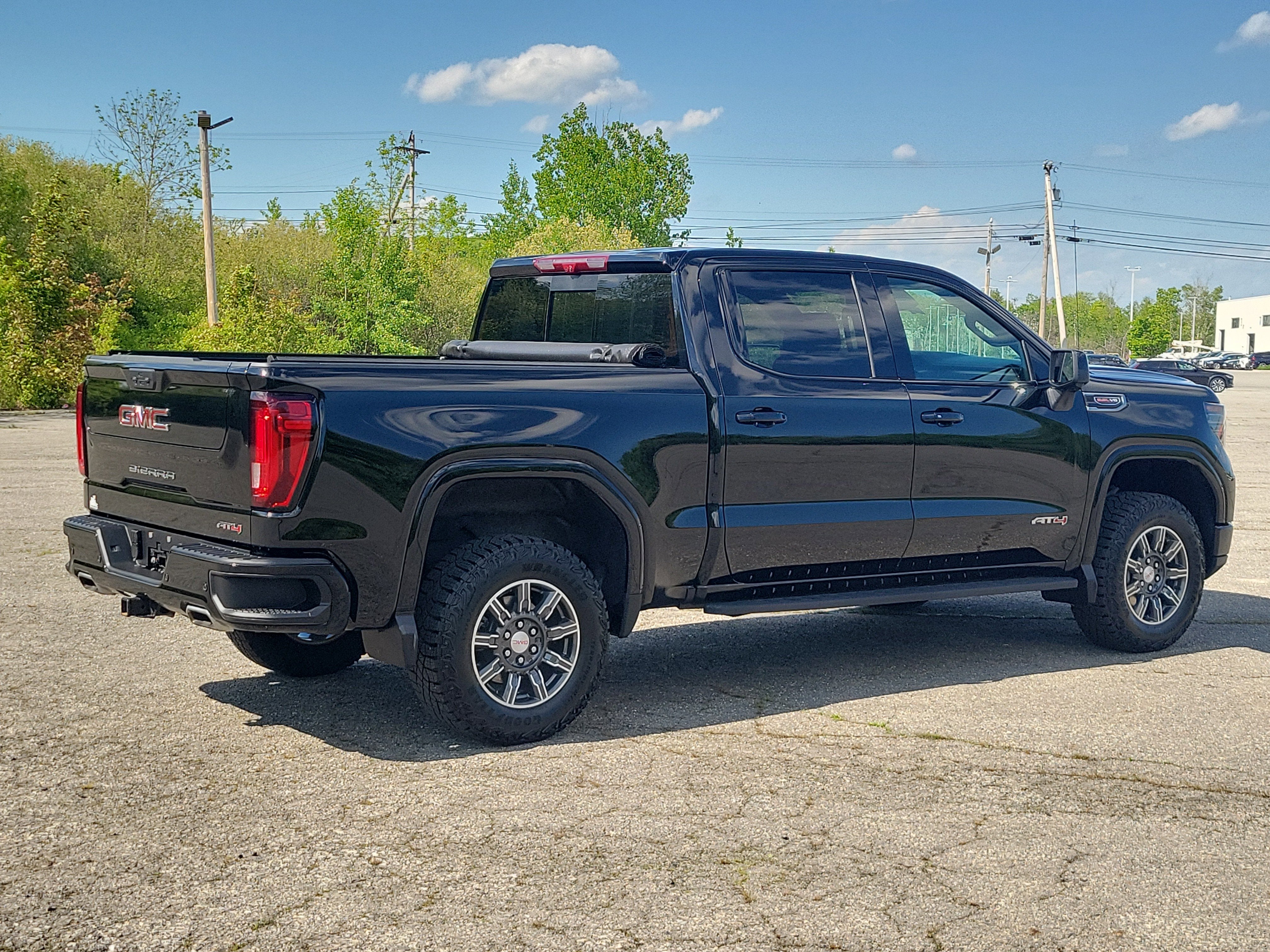 2025 GMC Sierra 1500 AT4