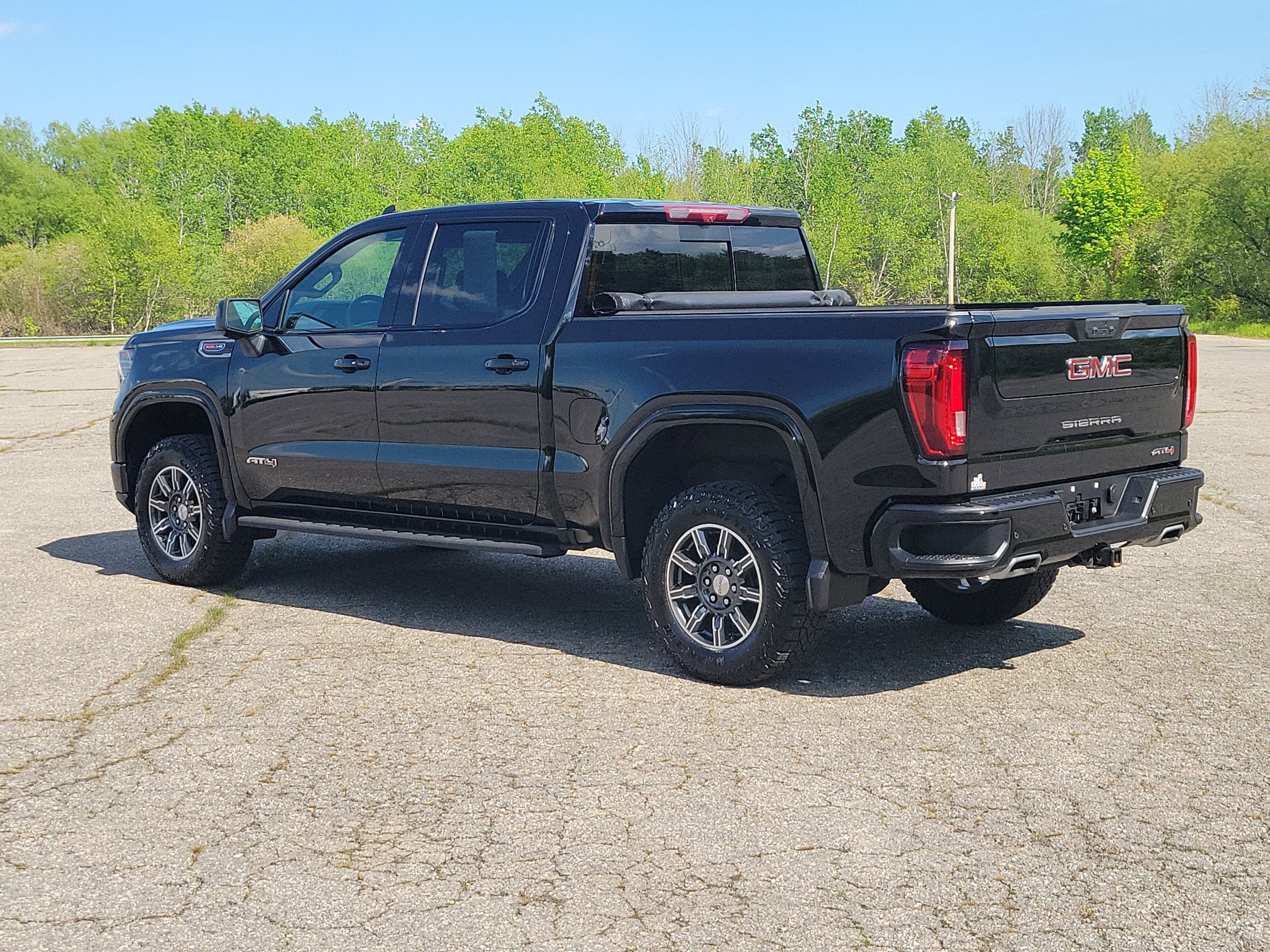 2025 GMC Sierra 1500 AT4