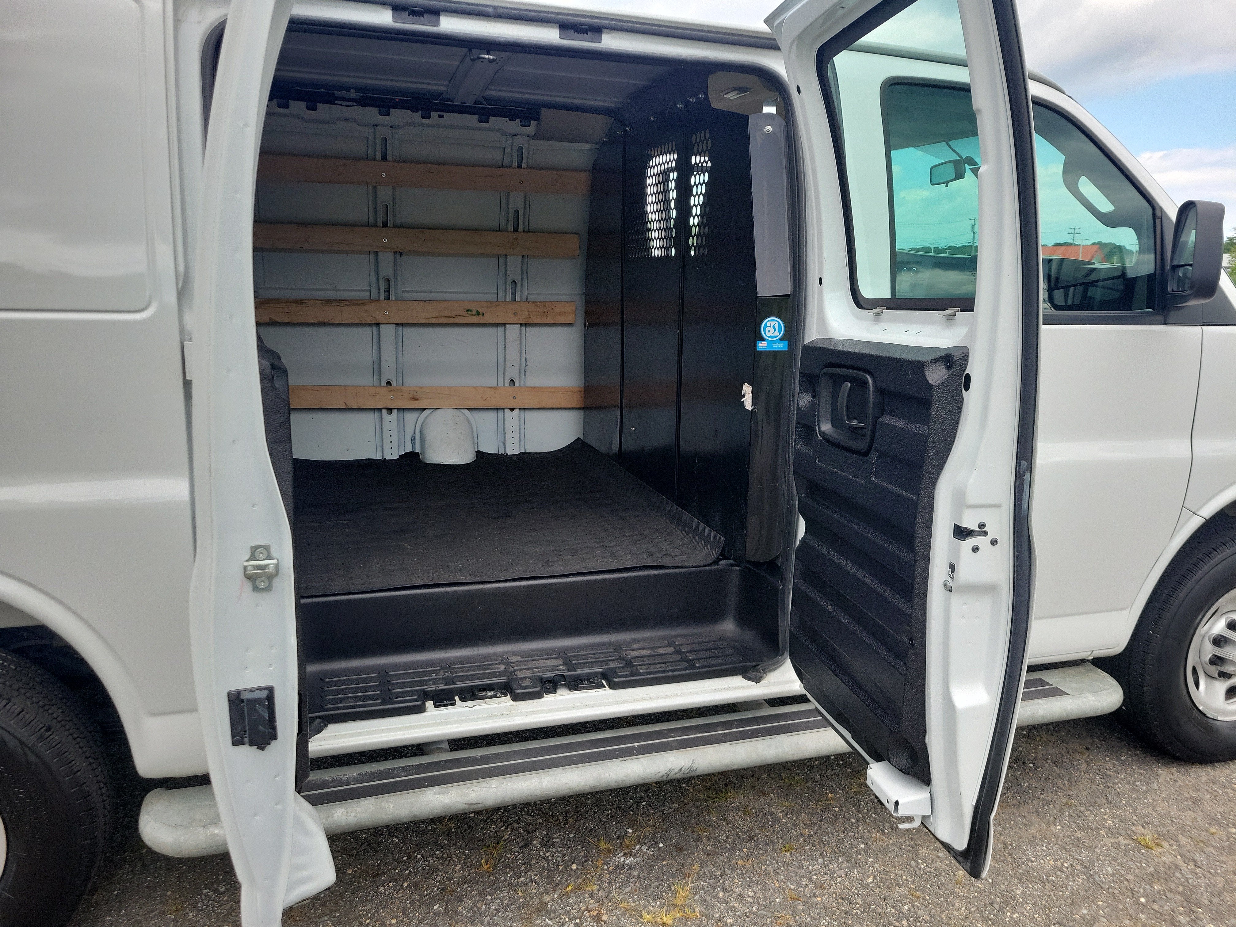 2025 GMC Savana Cargo Work Van