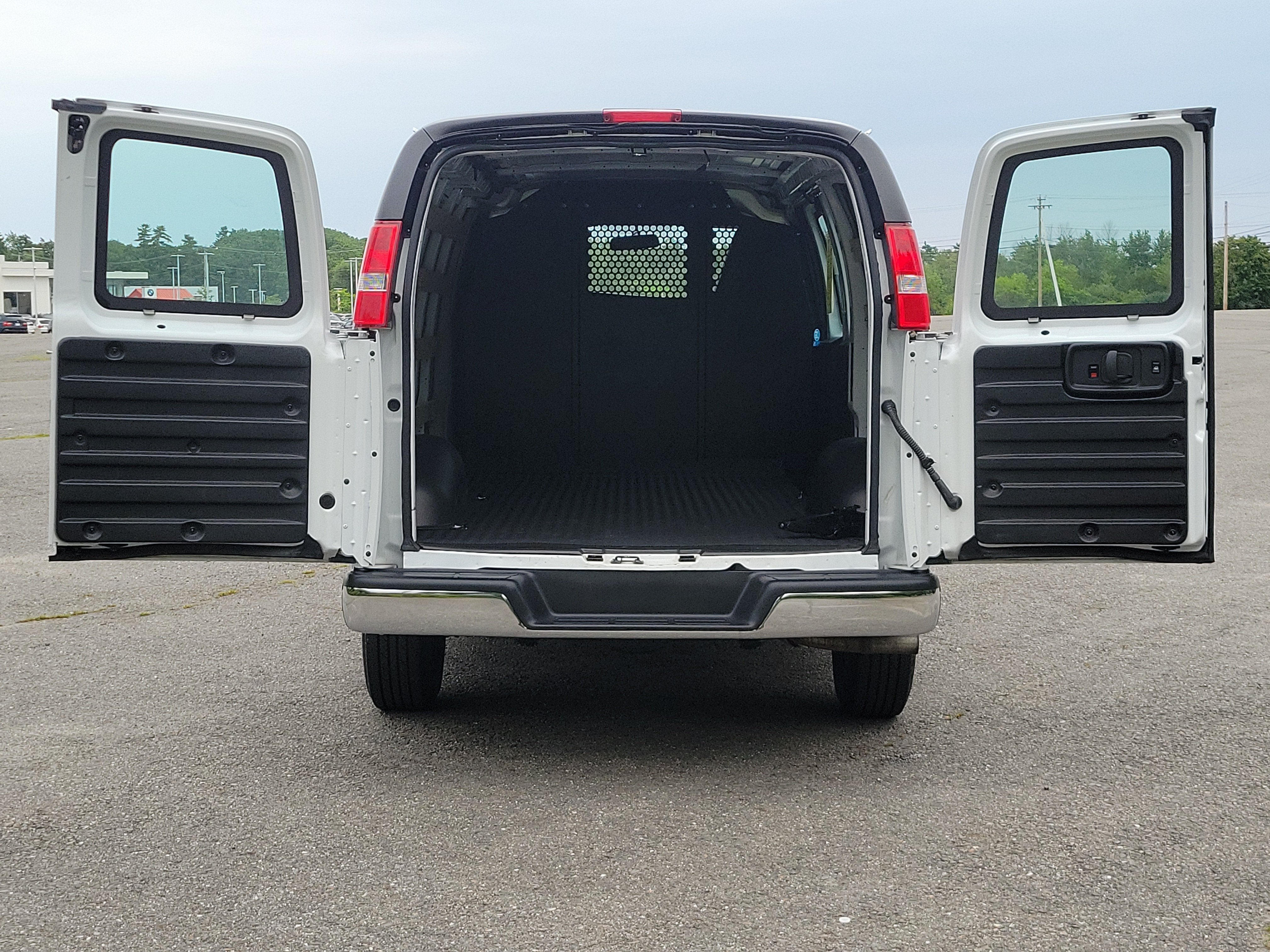 2025 GMC Savana Cargo Work Van