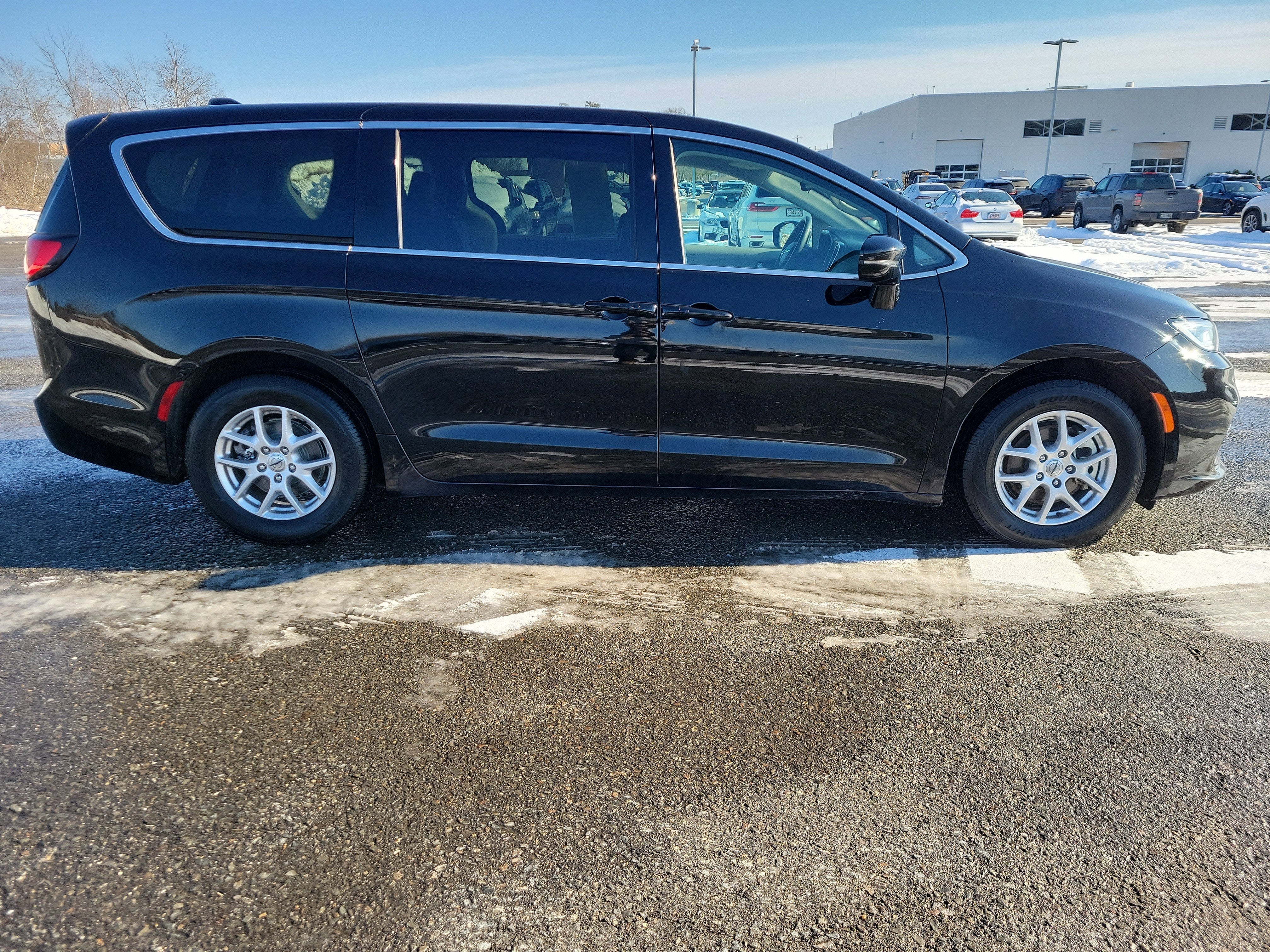 2024 Chrysler Pacifica Touring L