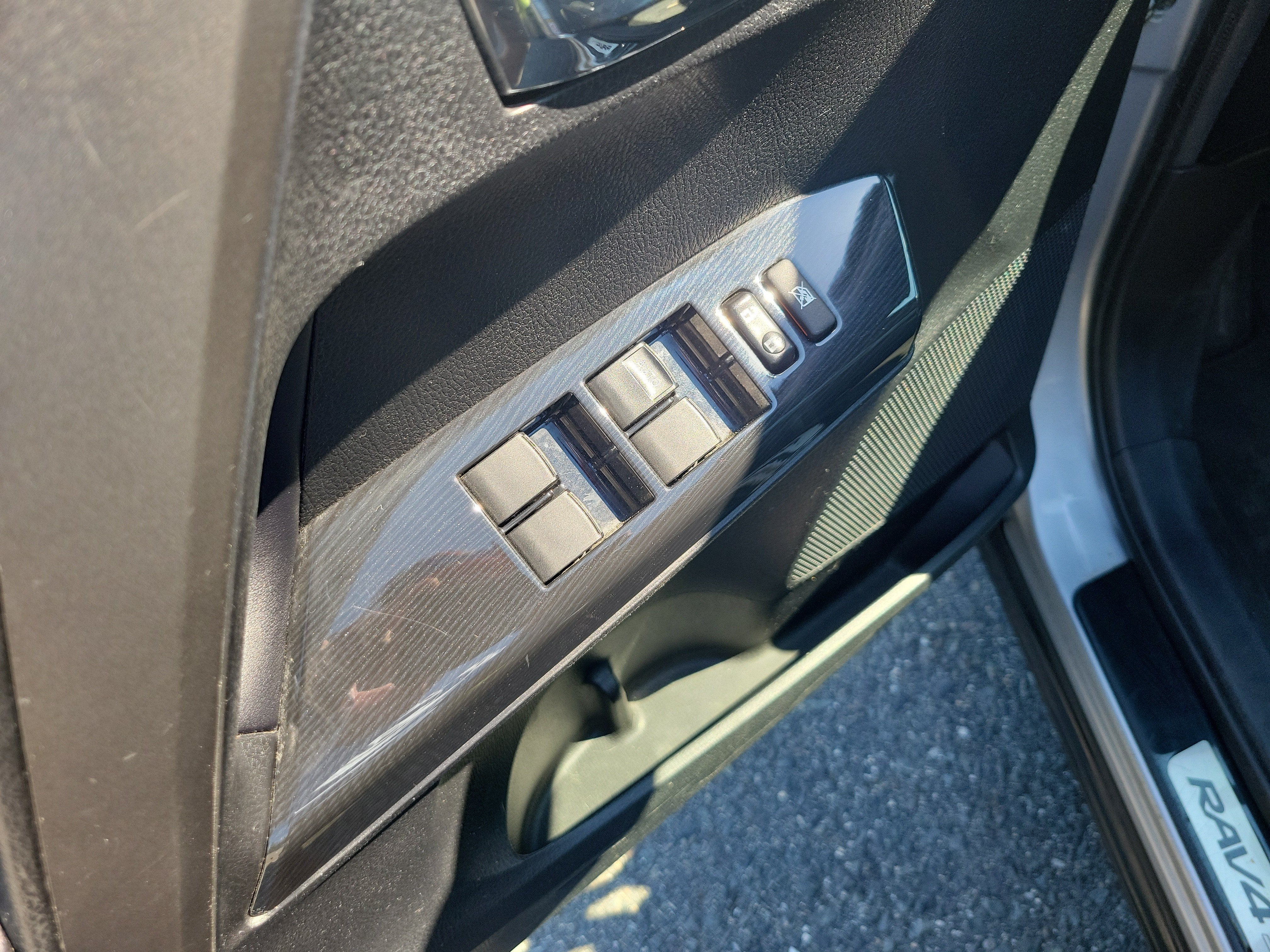 2017 Toyota RAV4 SE