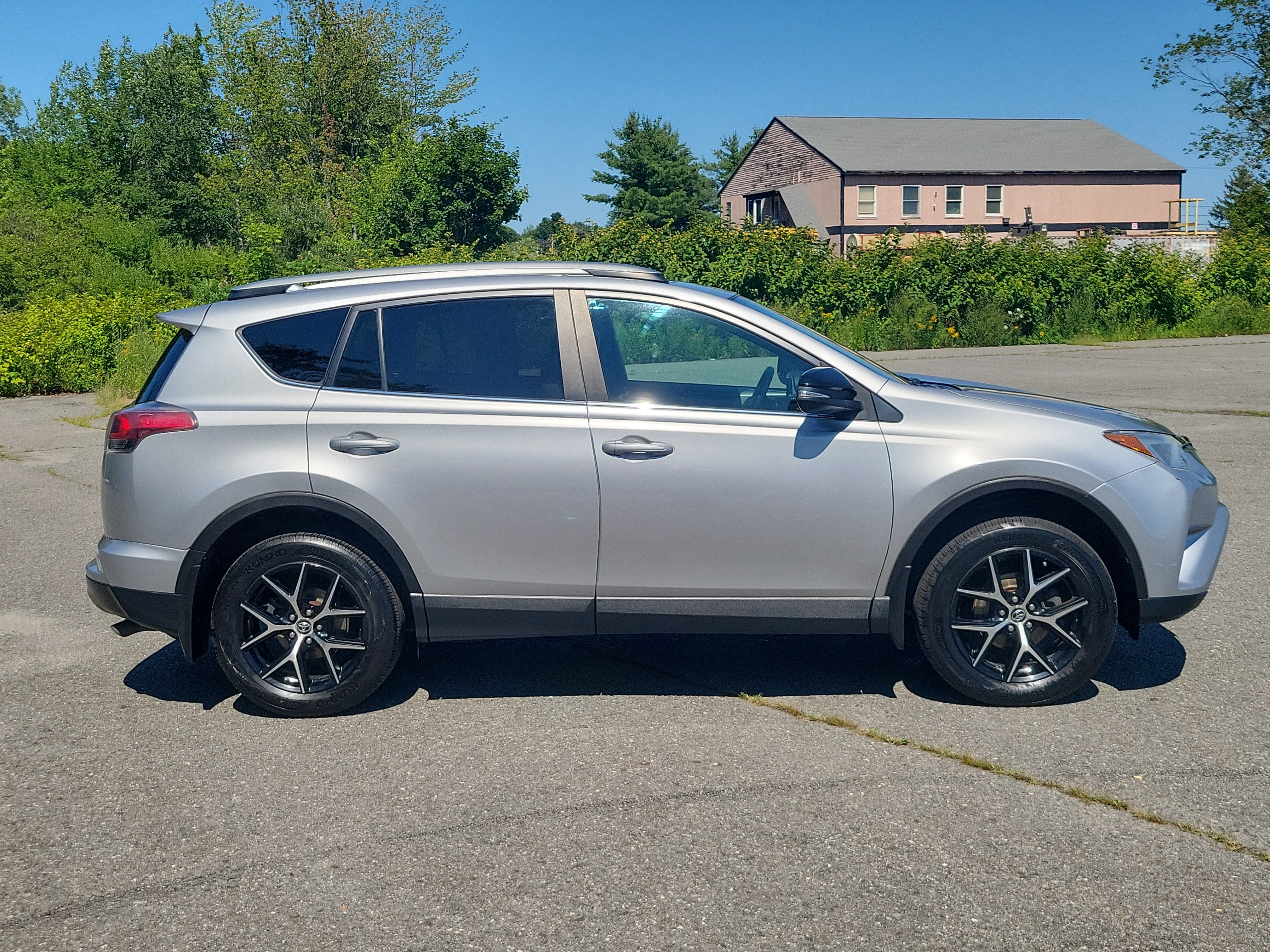 2017 Toyota RAV4 SE