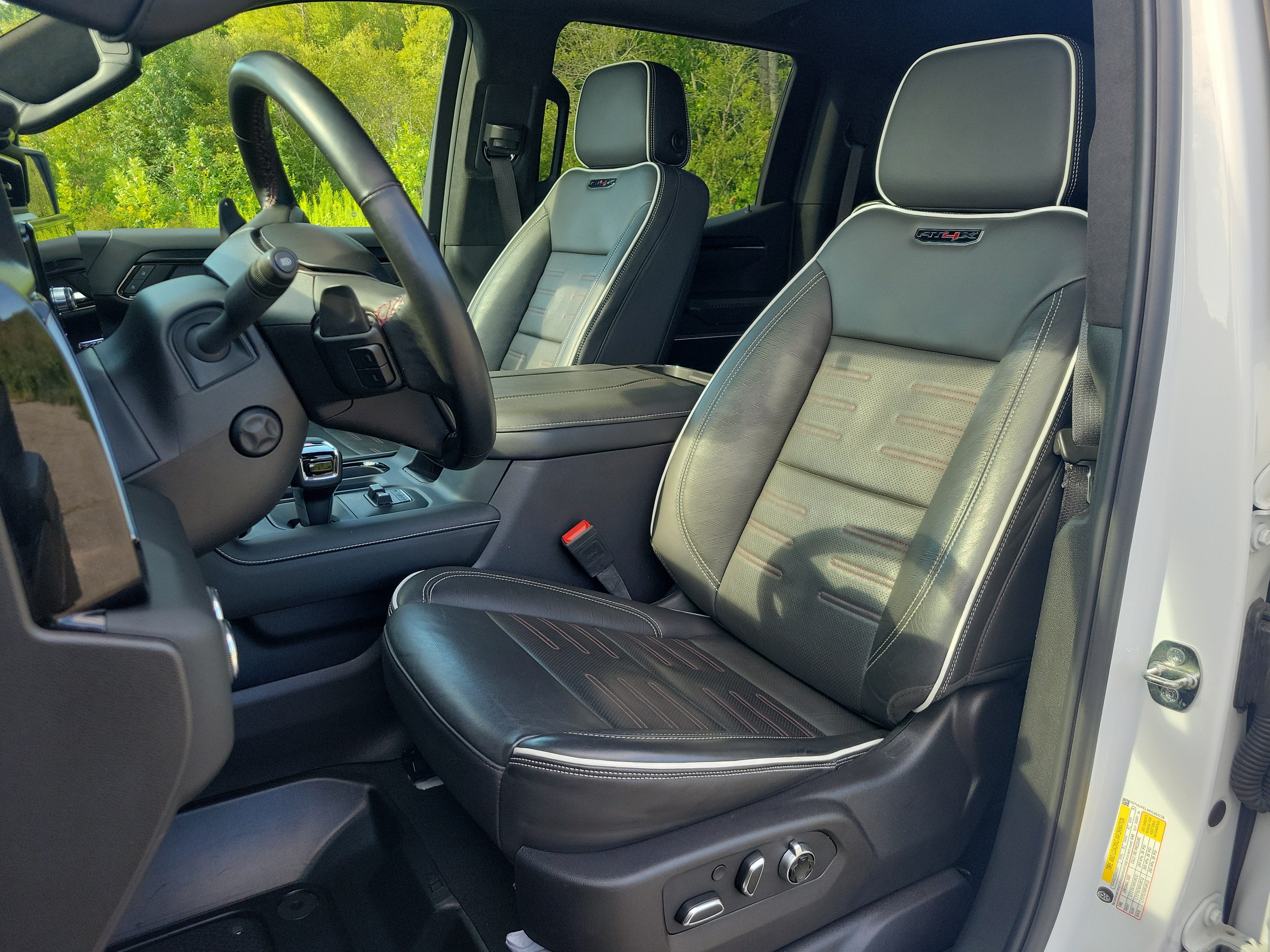 2024 GMC Sierra 1500 AT4X