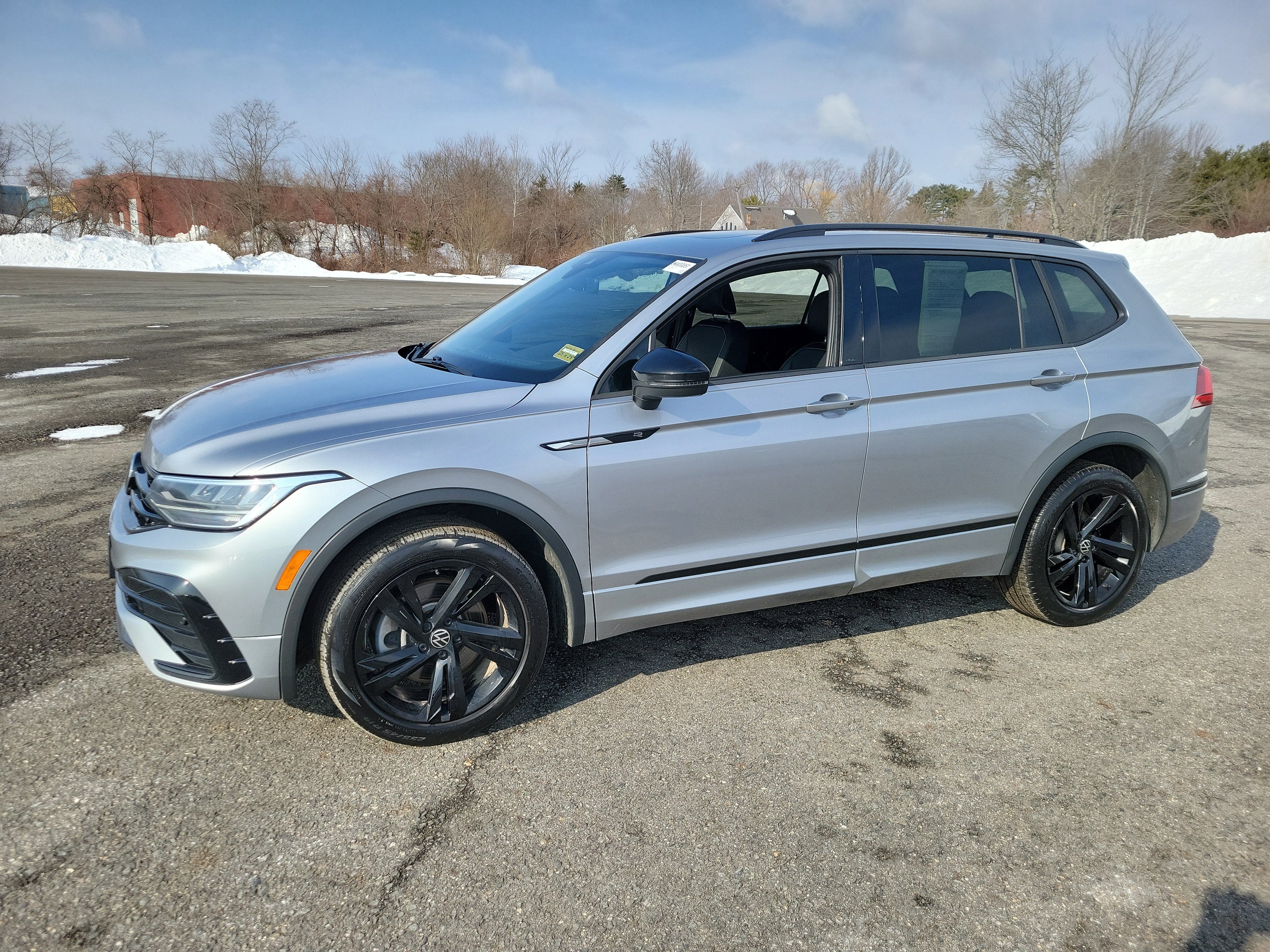 2023 Volkswagen Tiguan 2.0T SE R-Line Black