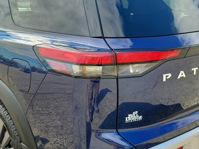 2023 Nissan Pathfinder SL 4WD