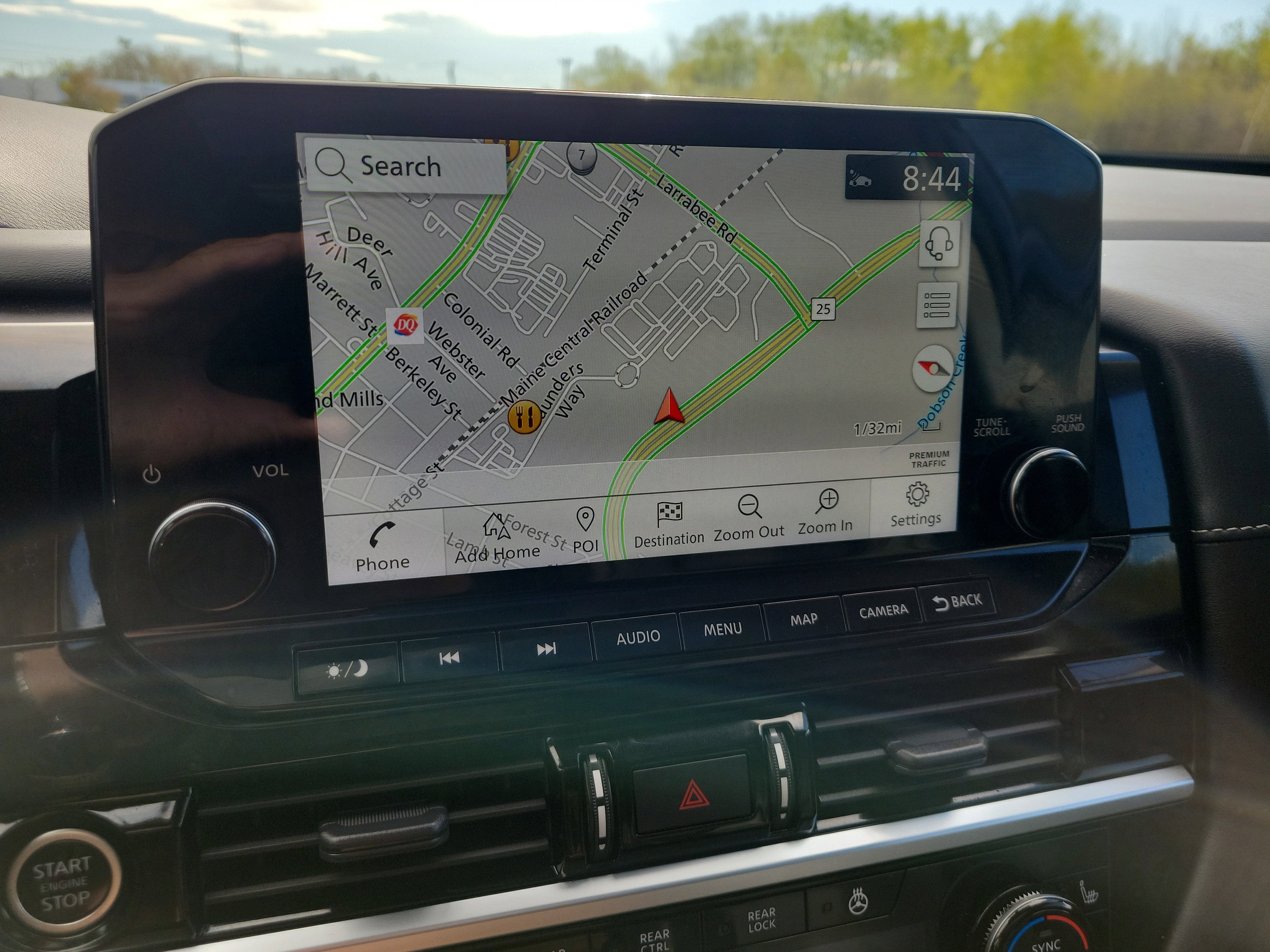 2023 Nissan Pathfinder SL 4WD