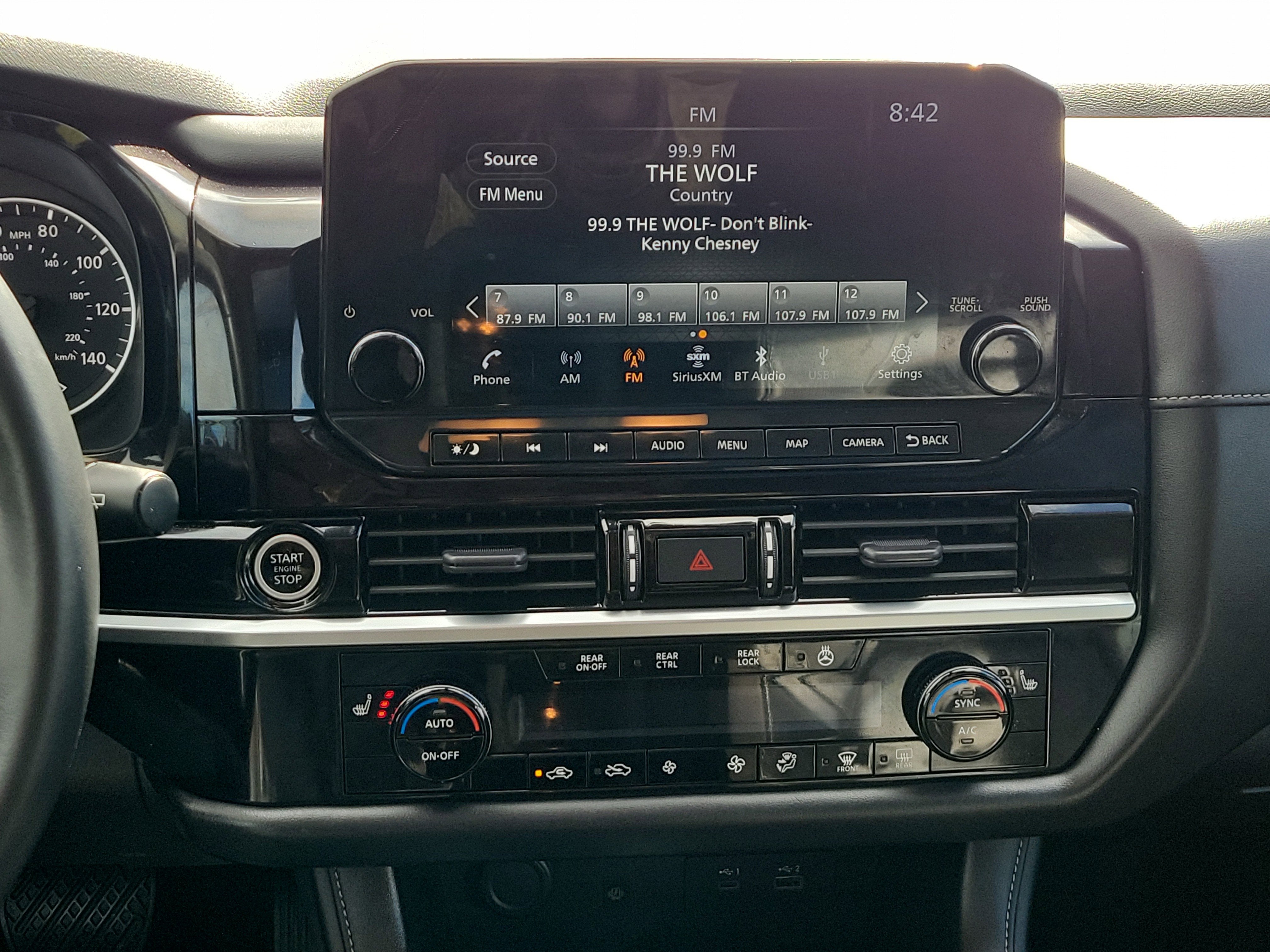 2023 Nissan Pathfinder SL 4WD