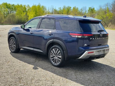 2023 Nissan Pathfinder SL 4WD